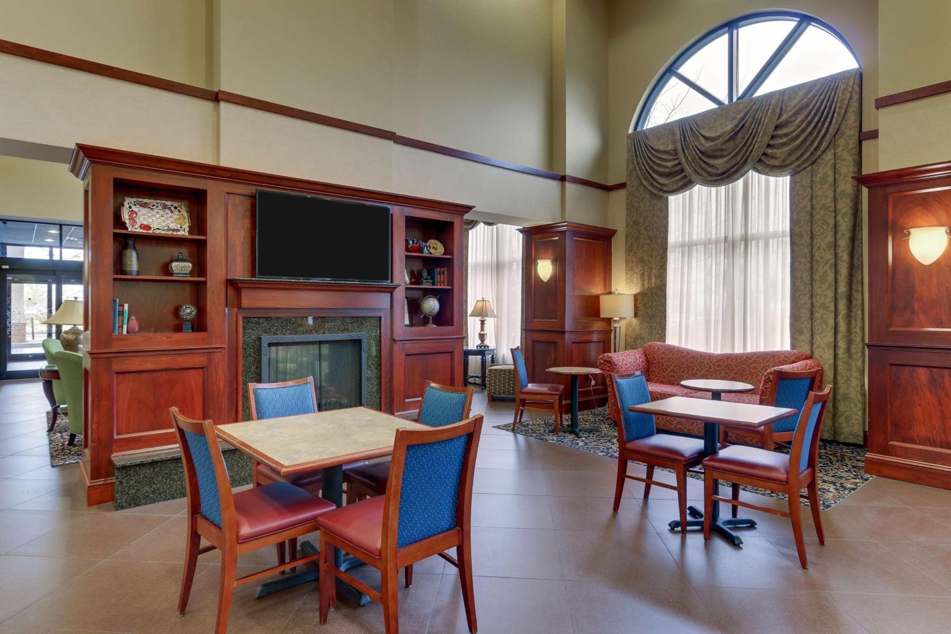 Hampton Inn & Suites Indianapolis-Airport photo 7
