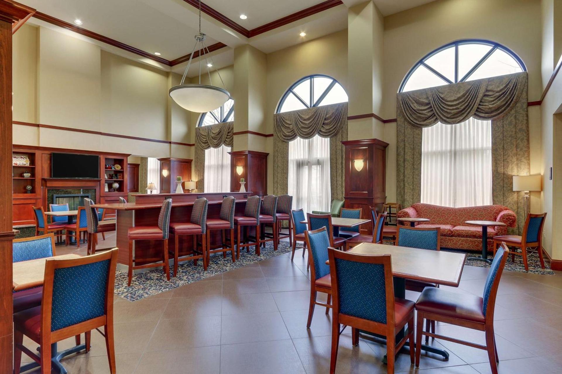 Hampton Inn & Suites Indianapolis-Airport photo 13