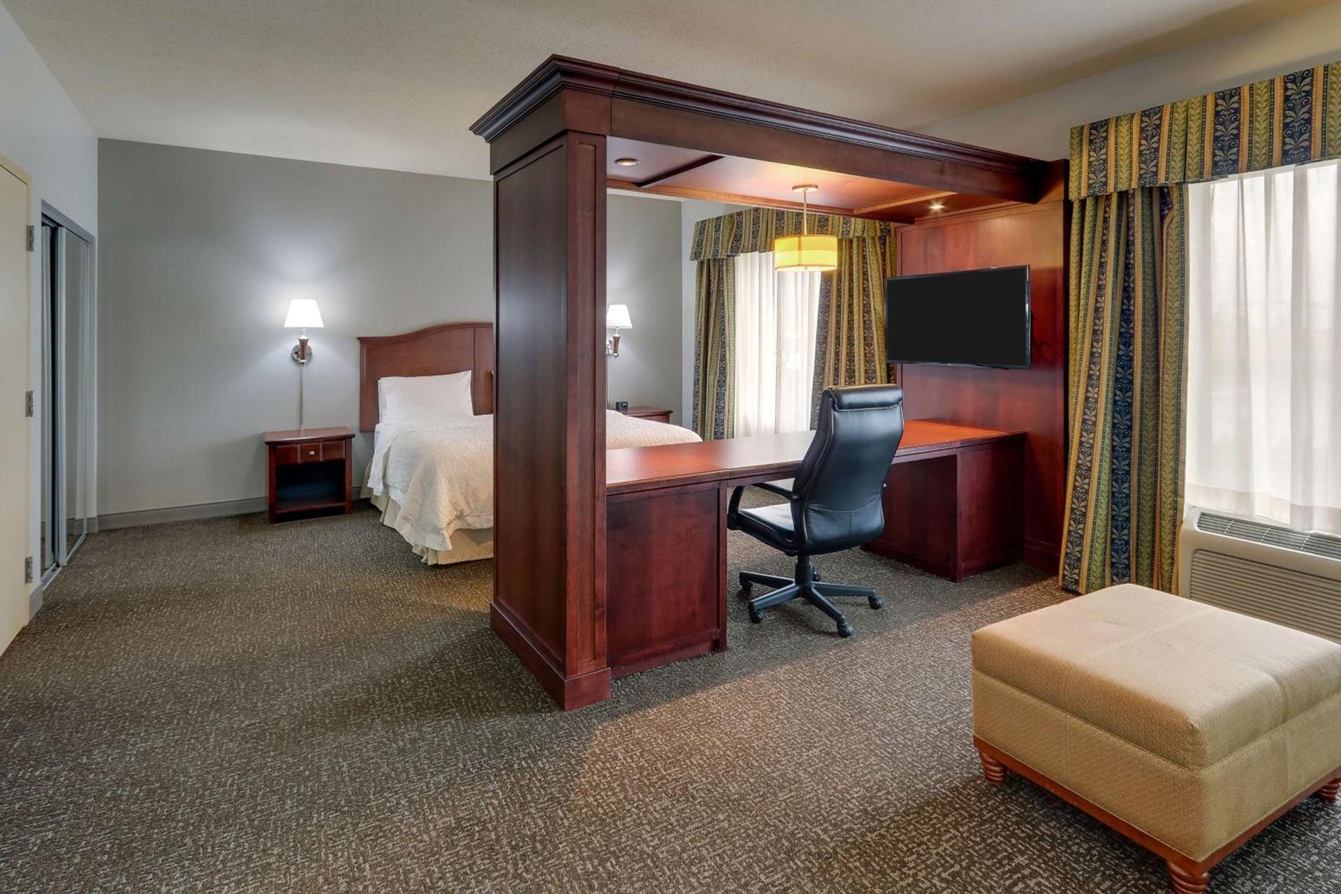 Hampton Inn & Suites Indianapolis-Airport photo 15