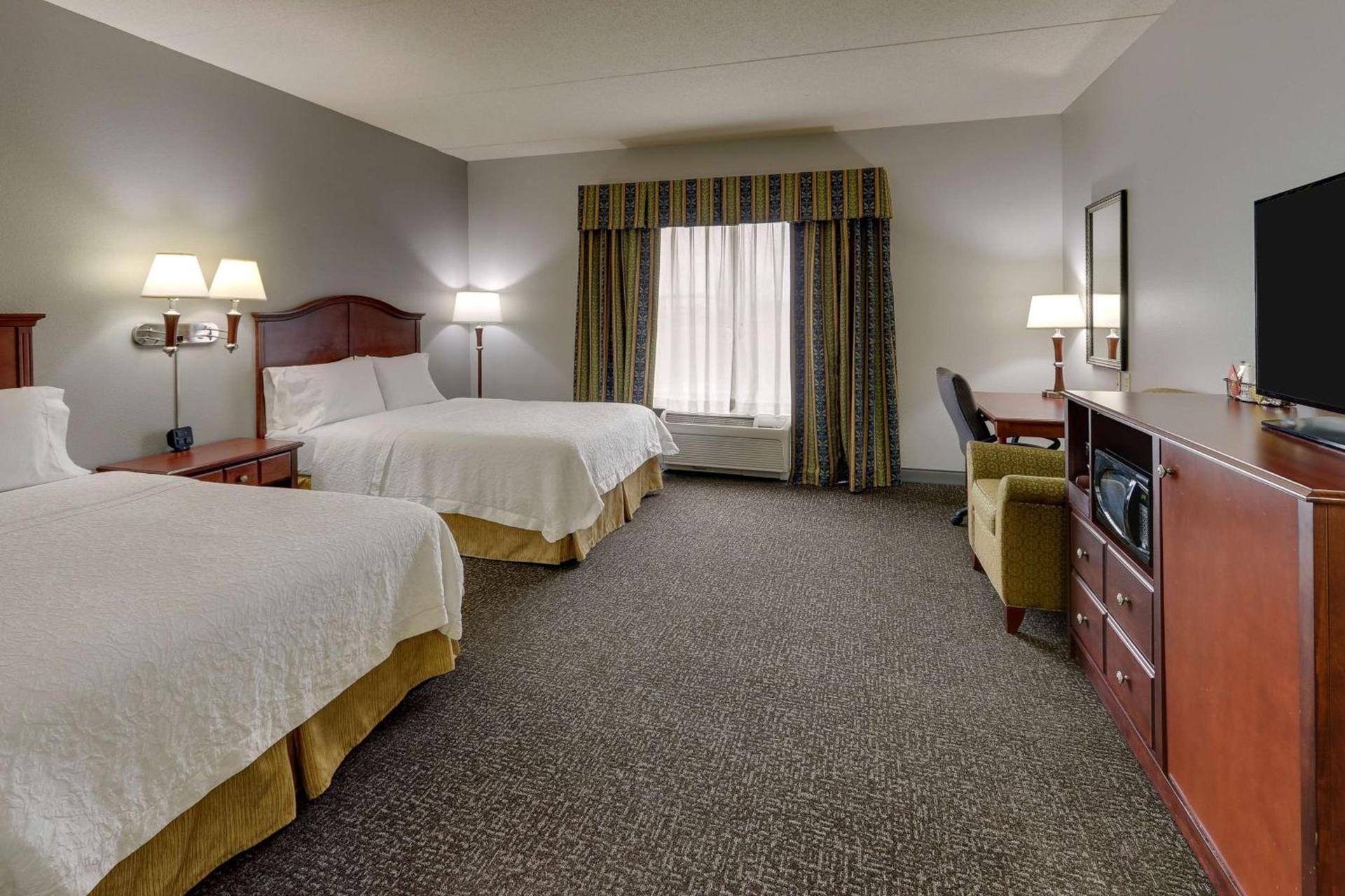 Hampton Inn & Suites Indianapolis-Airport photo 24