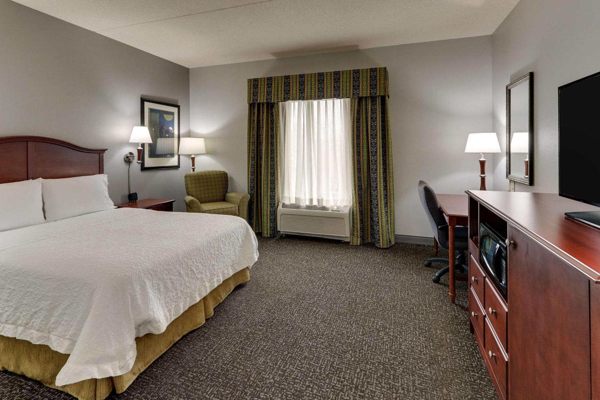 Hampton Inn & Suites Indianapolis-Airport photo 23