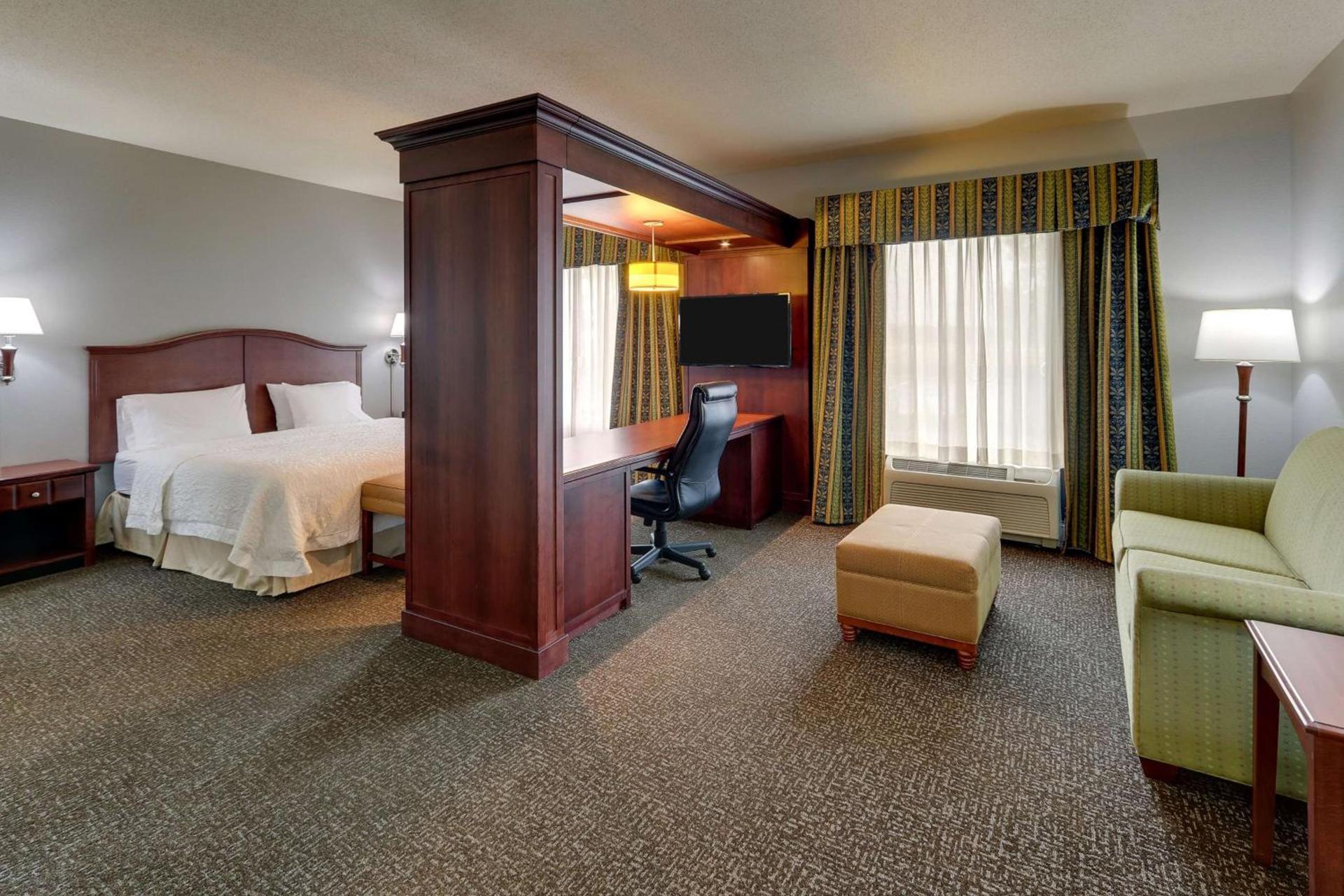 Hampton Inn & Suites Indianapolis-Airport photo 26