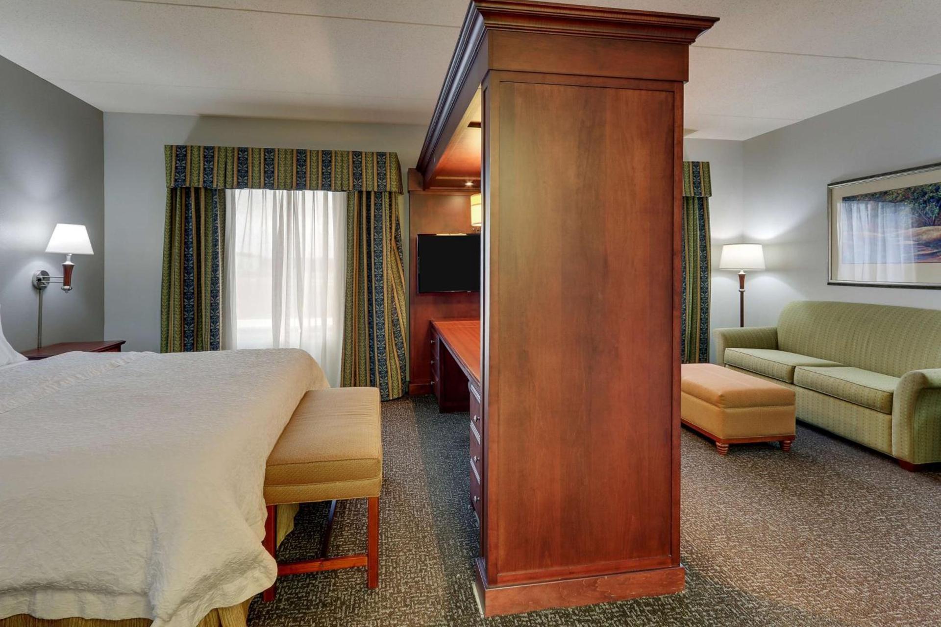 Hampton Inn & Suites Indianapolis-Airport photo 25