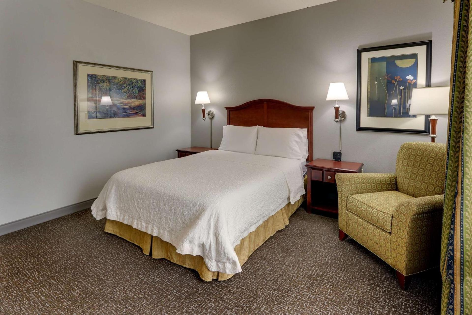 Hampton Inn & Suites Indianapolis-Airport photo 27