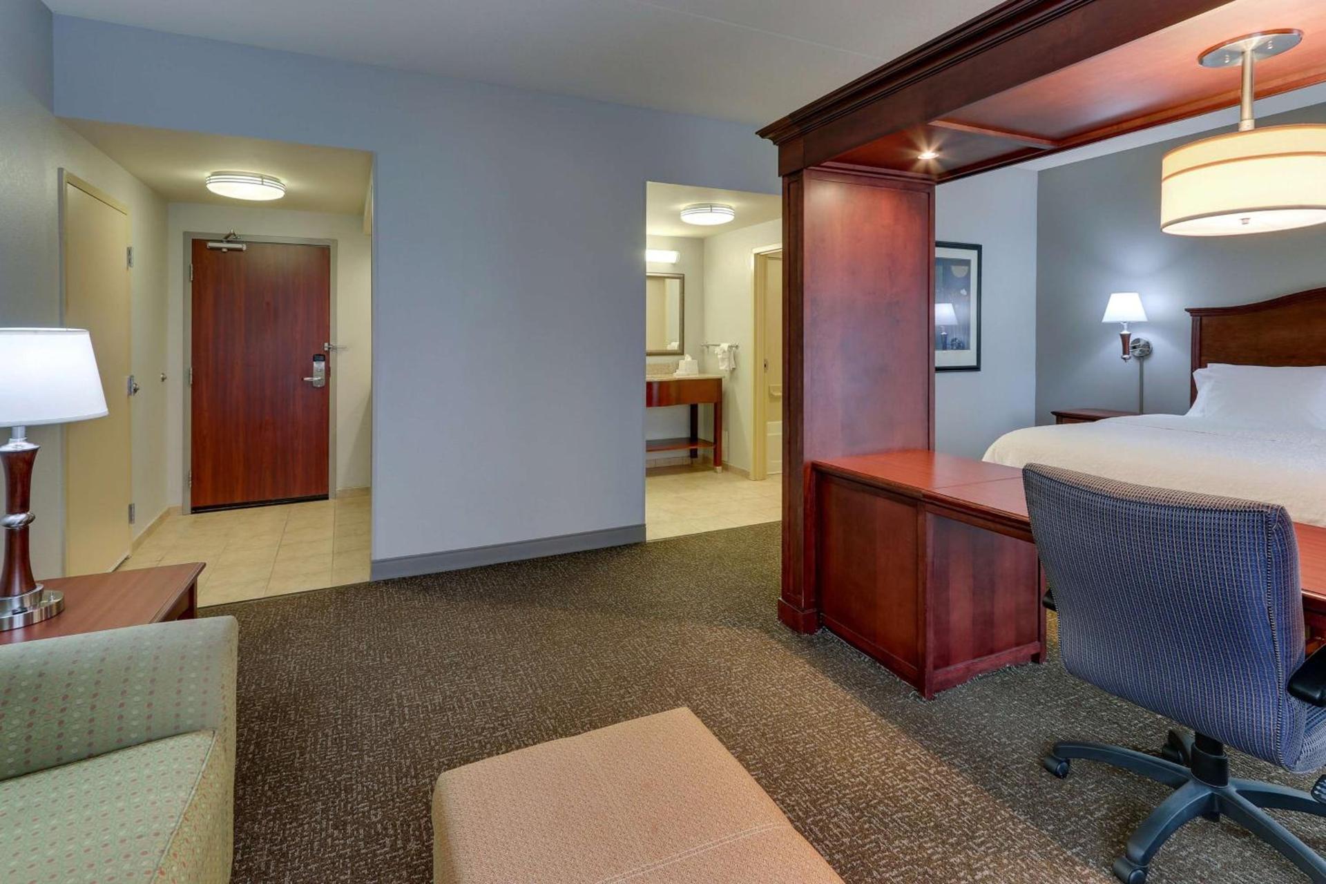 Hampton Inn & Suites Indianapolis-Airport photo 29