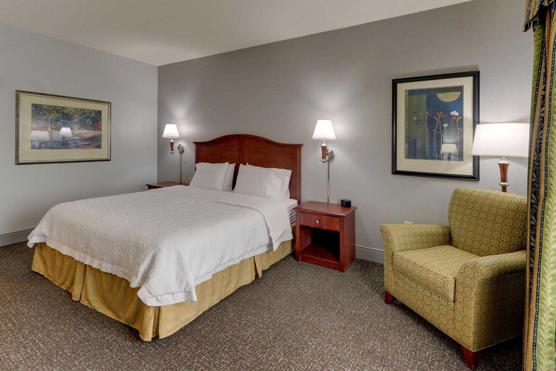 Hampton Inn & Suites Indianapolis-Airport photo 30
