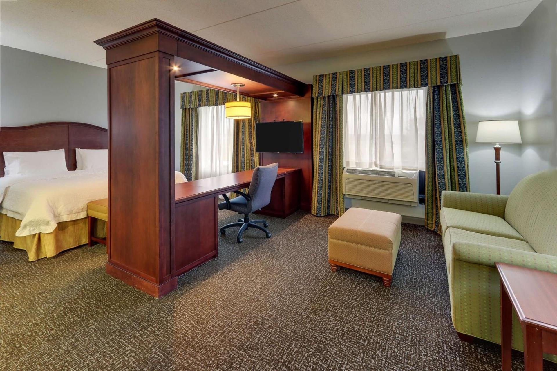 Hampton Inn & Suites Indianapolis-Airport photo 33
