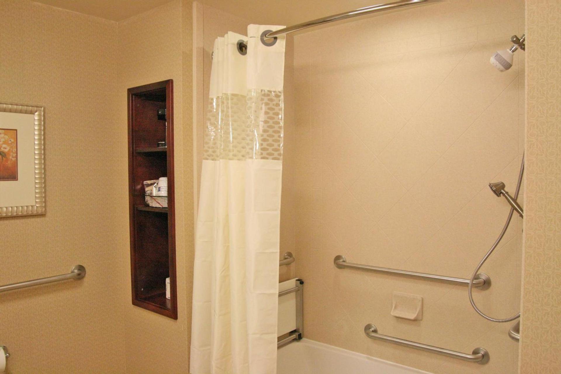 Hampton Inn & Suites Indianapolis-Airport photo 37