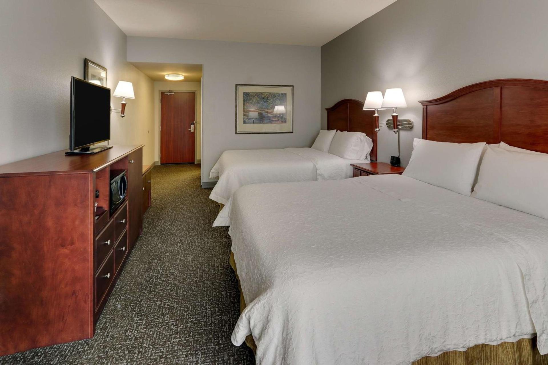 Hampton Inn & Suites Indianapolis-Airport photo 48