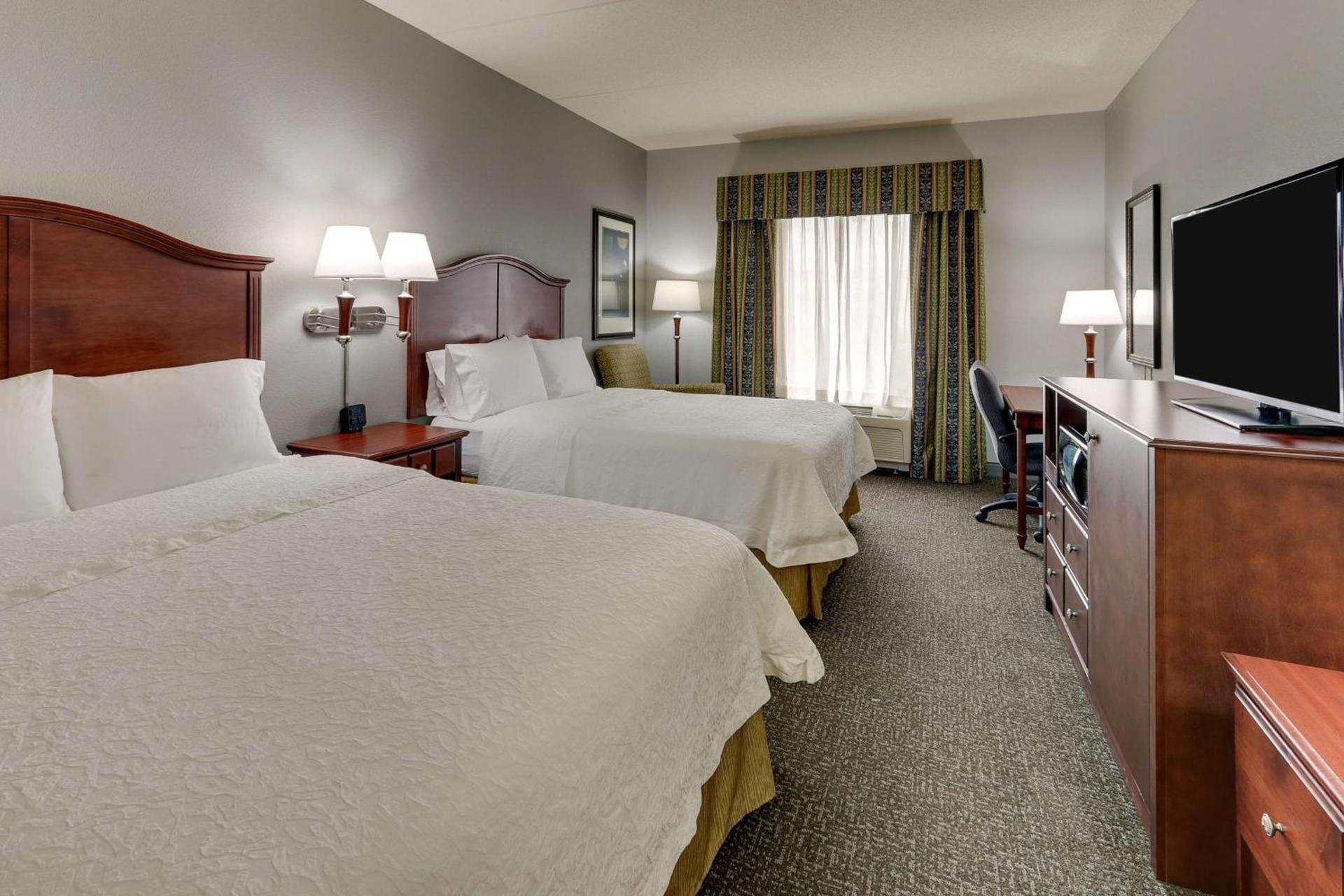 Hampton Inn & Suites Indianapolis-Airport photo 49