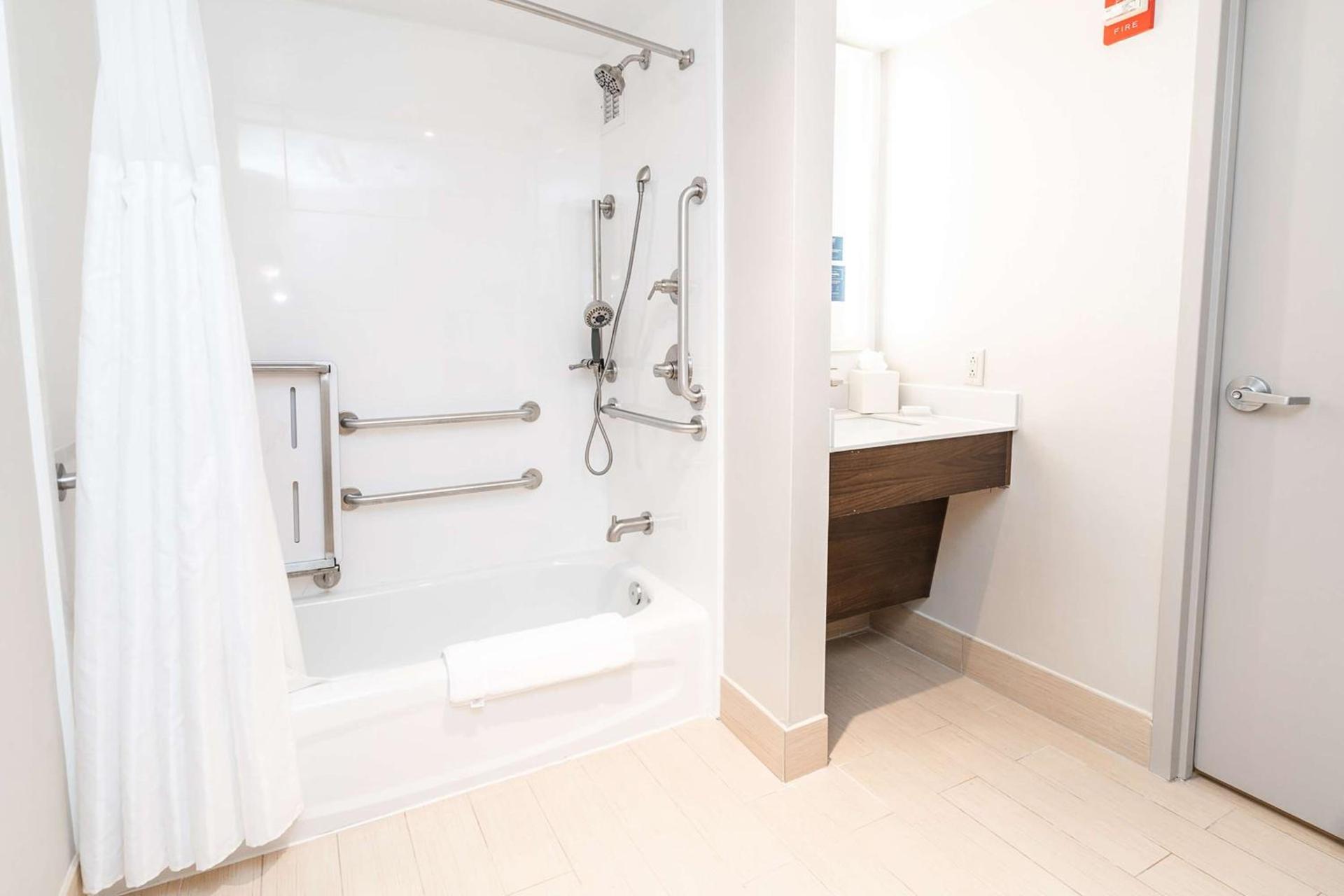 Hilton Garden Inn Fairfax photo 20
