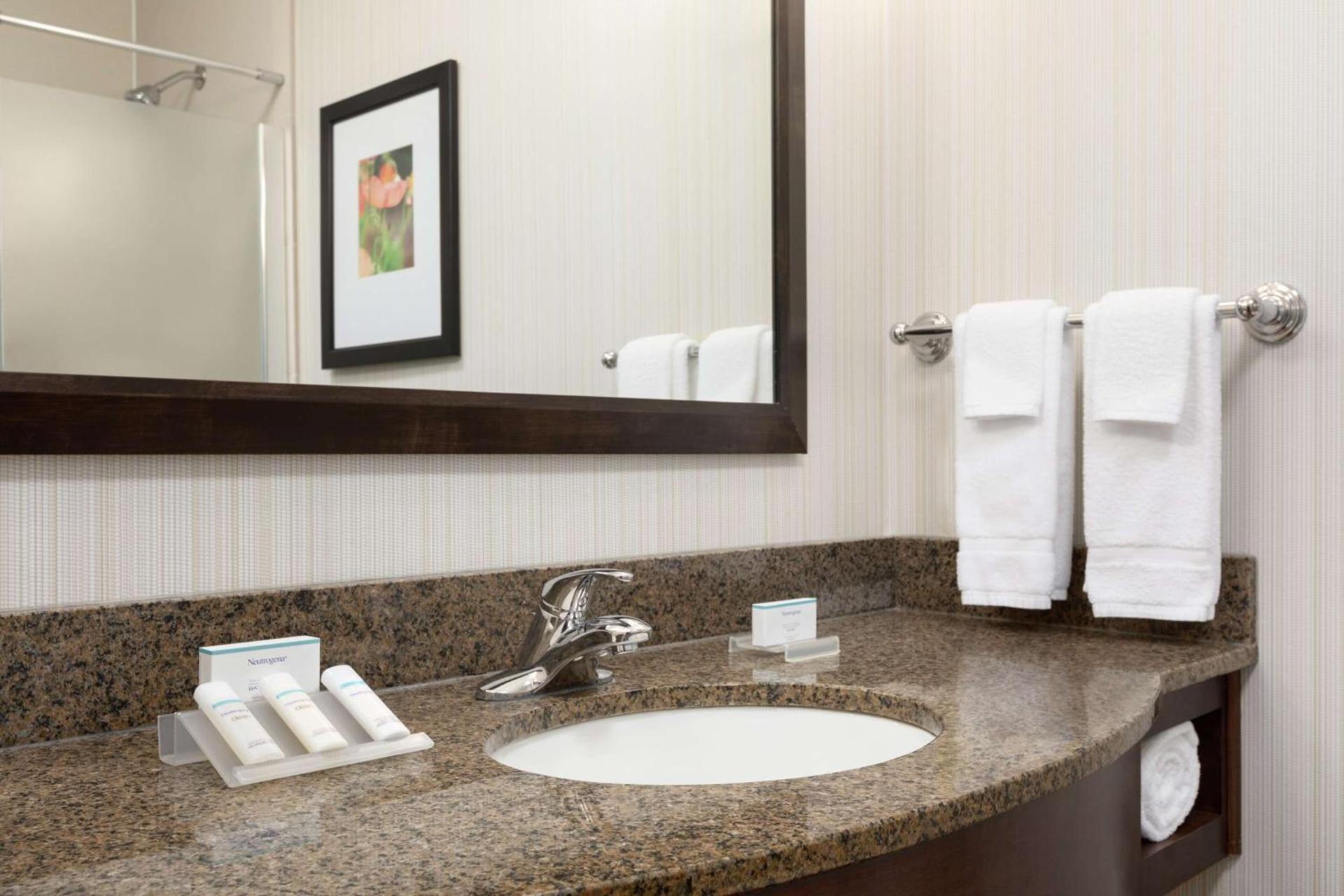 Hilton Garden Inn Stony Brook photo 33