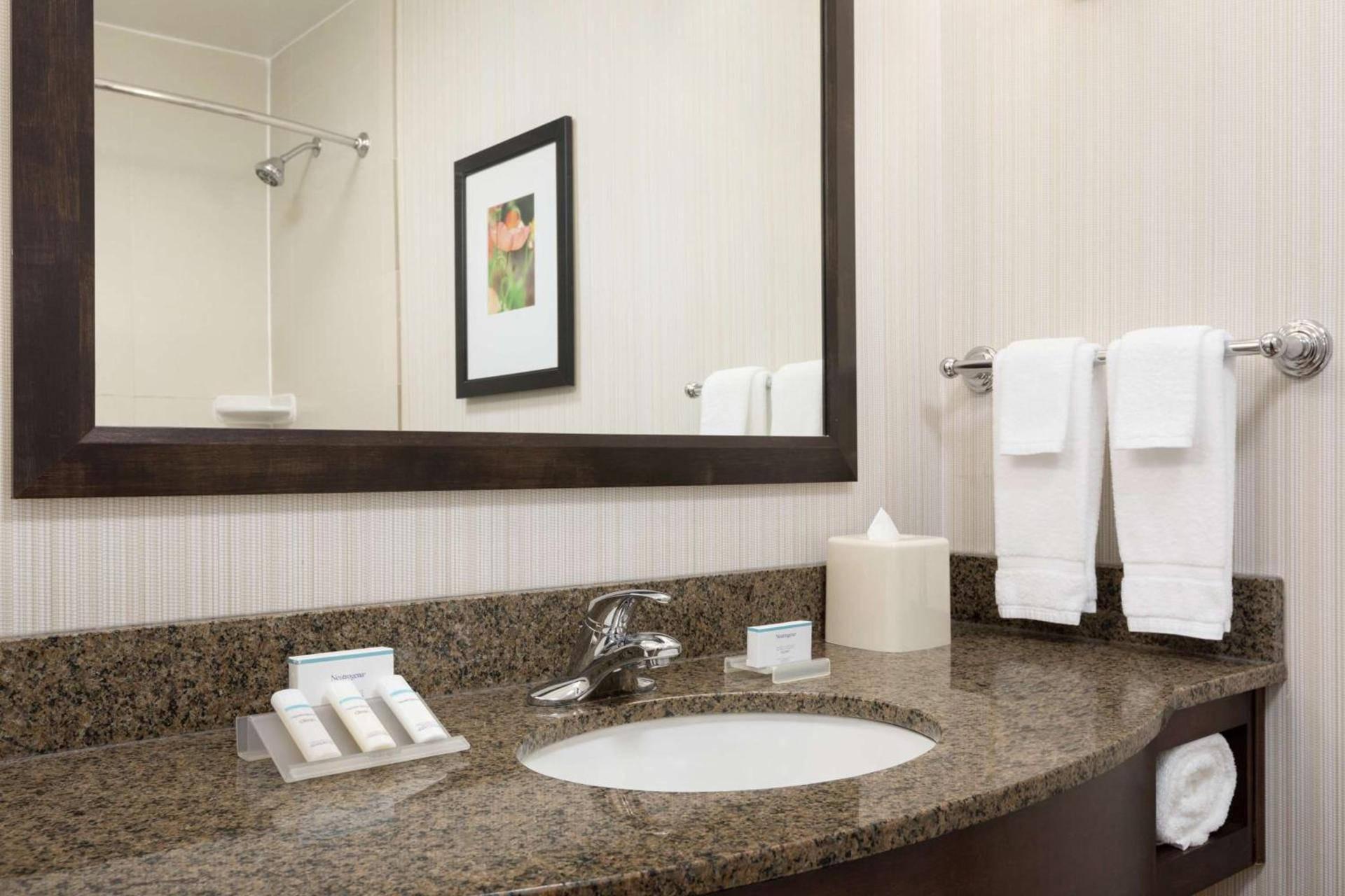 Hilton Garden Inn Stony Brook photo 35
