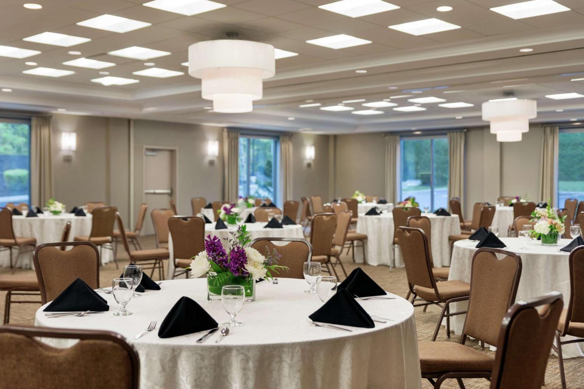 Hilton Garden Inn Stony Brook photo 39
