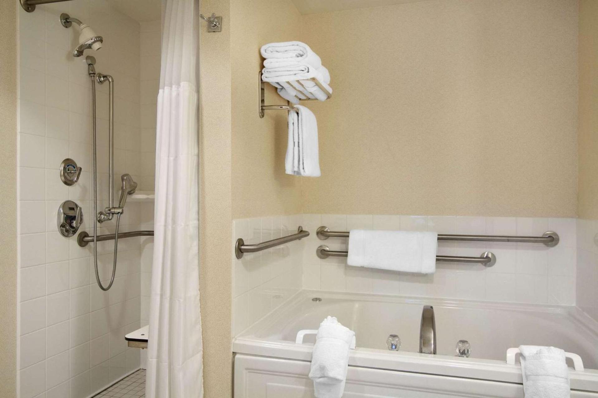 Hilton Garden Inn Ithaca photo 38