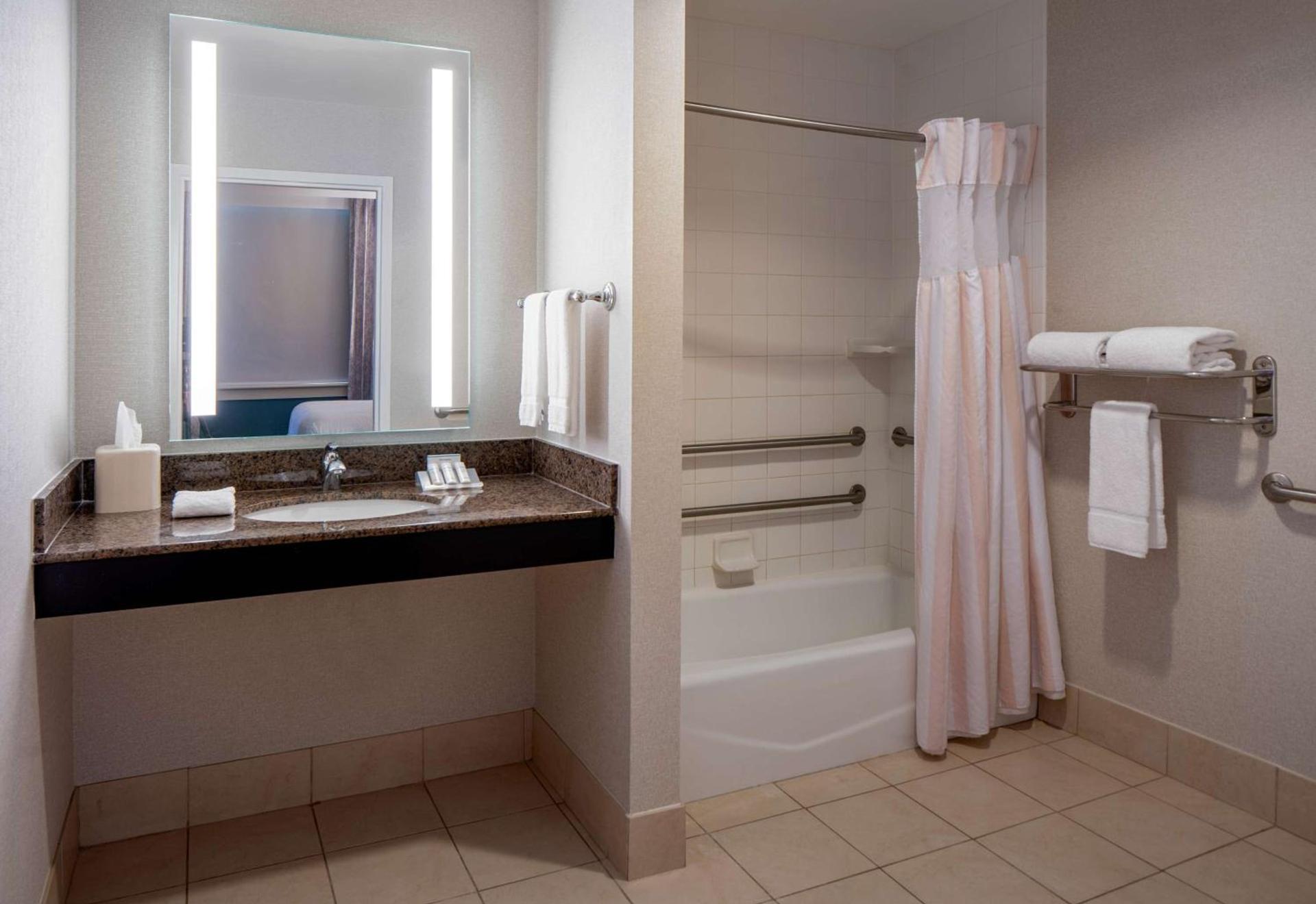 Hilton Garden Inn Jackson Downtown photo 25