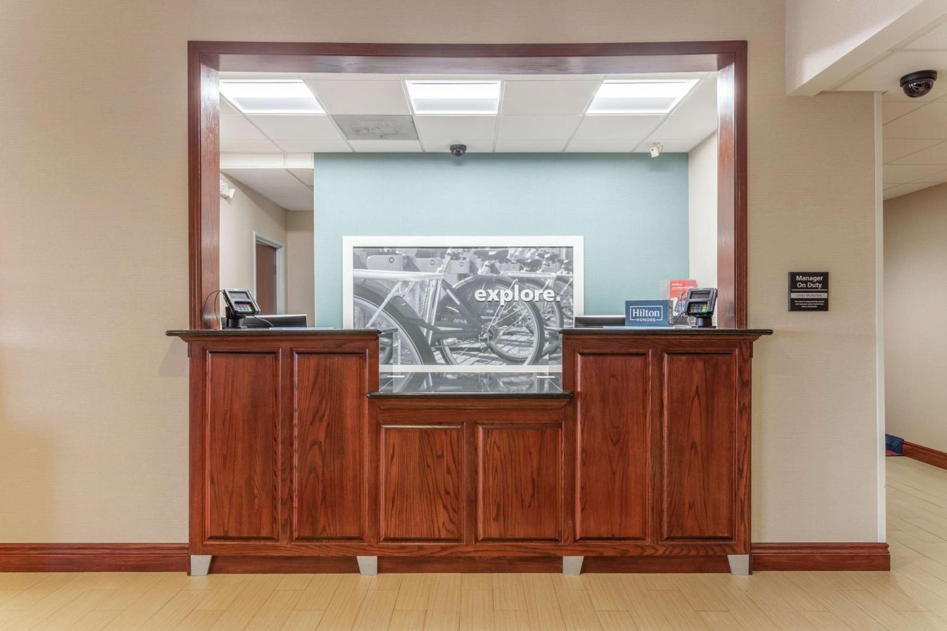 Hampton Inn Jefferson City at Capital Mall photo 6