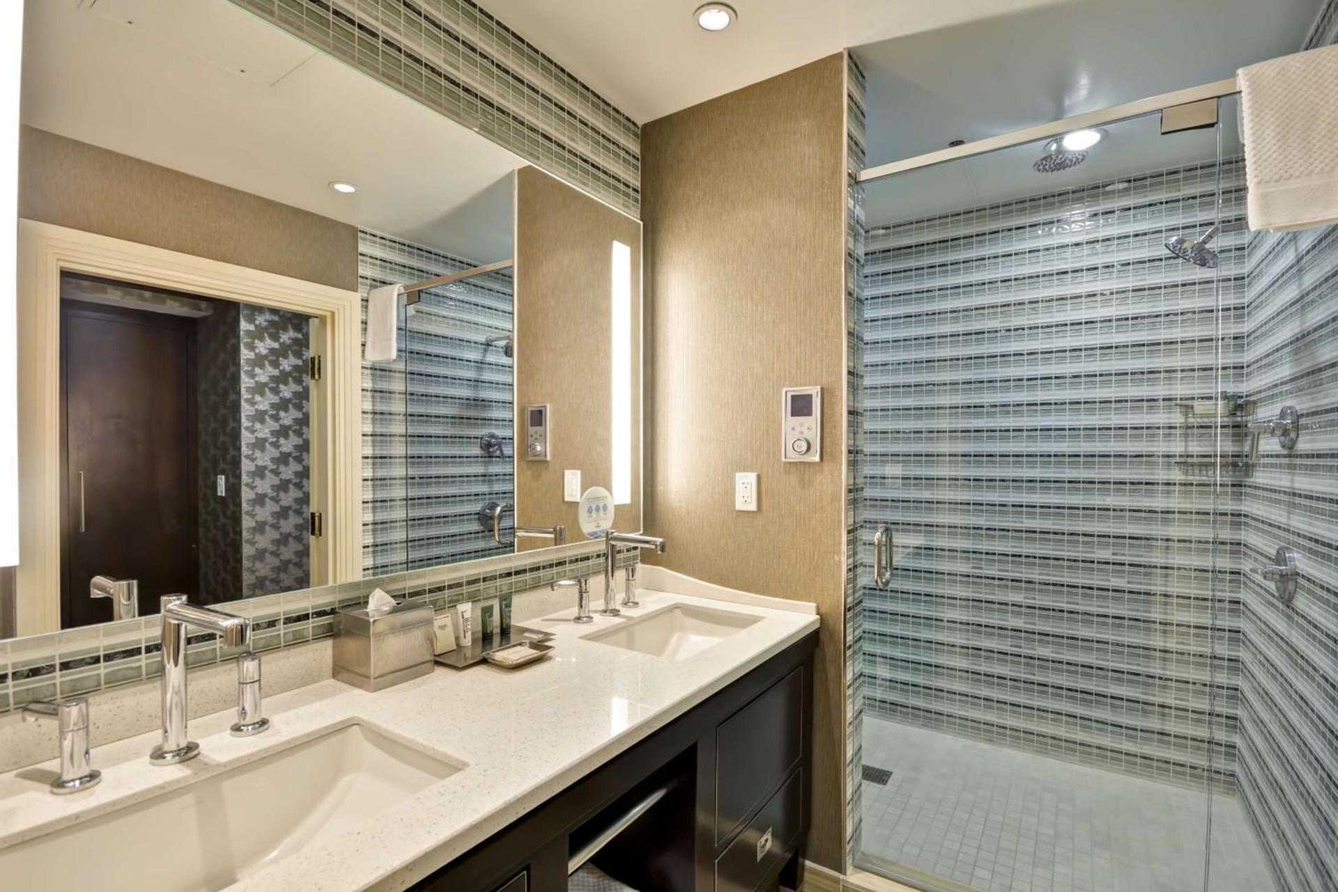 Hilton Checkers Los Angeles photo 40