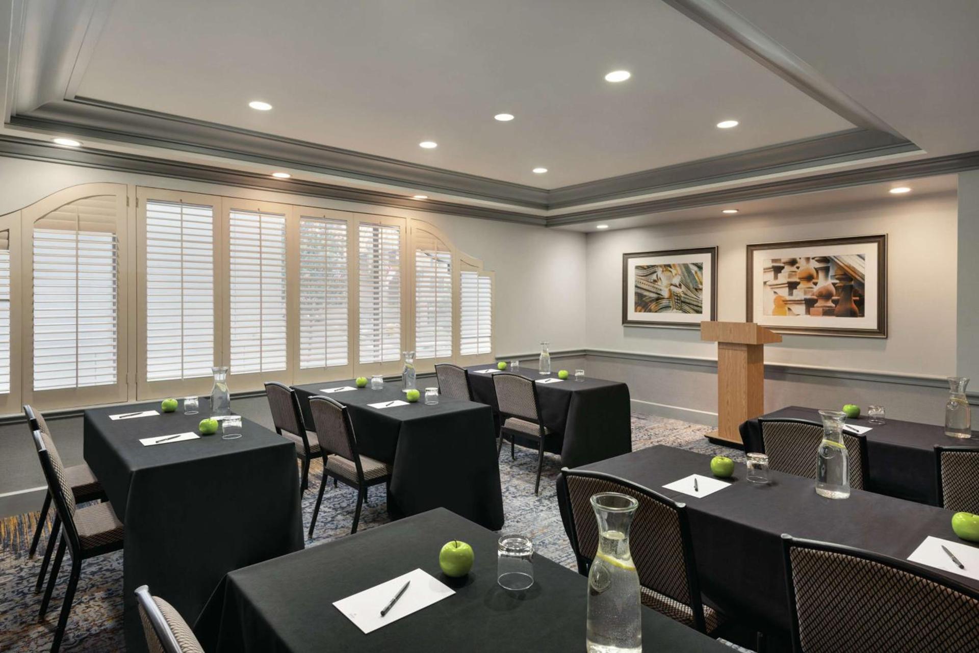 Hilton Checkers Los Angeles photo 41