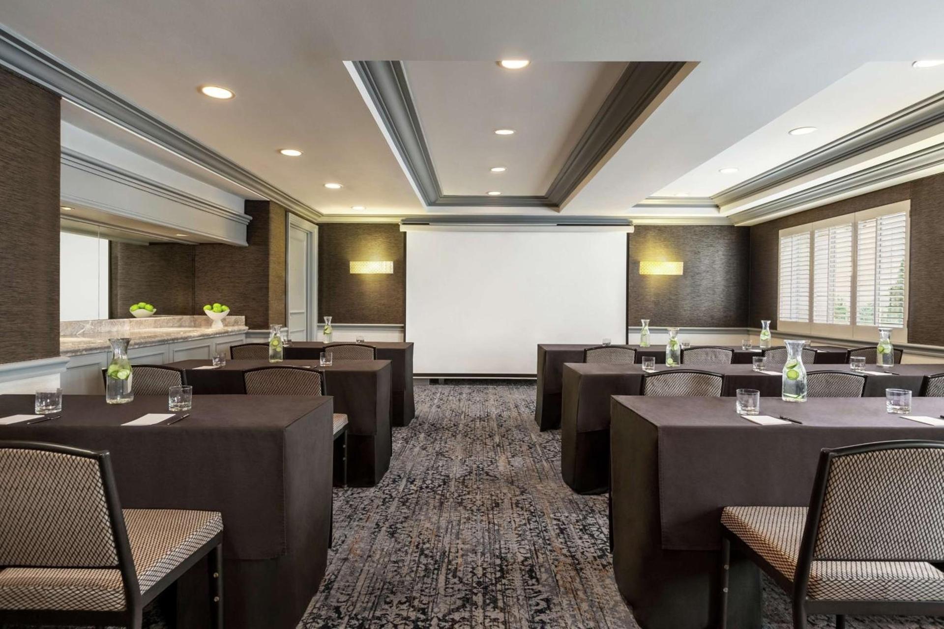 Hilton Checkers Los Angeles photo 44