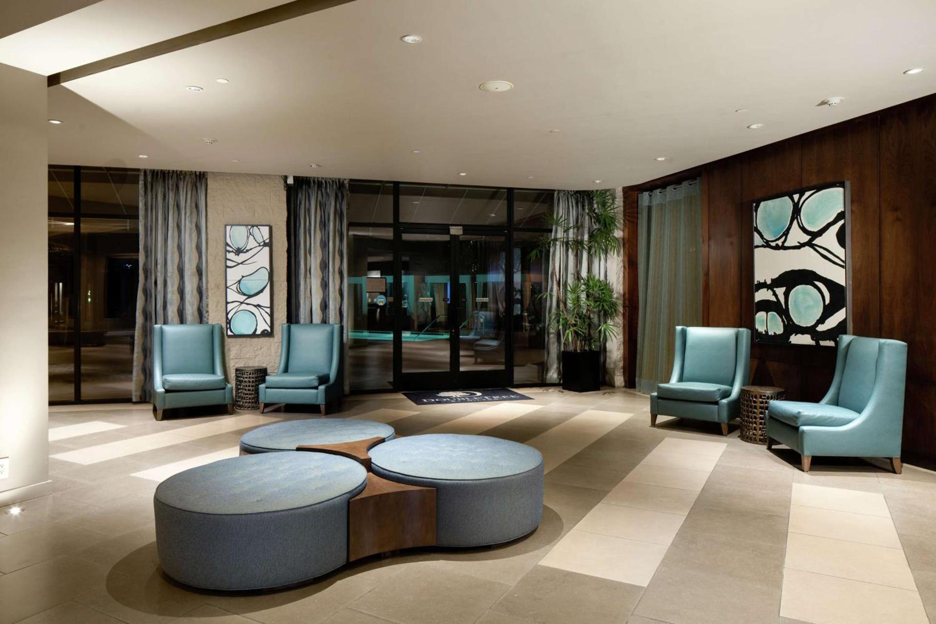 DoubleTree by Hilton Monrovia - Pasadena Area photo 2