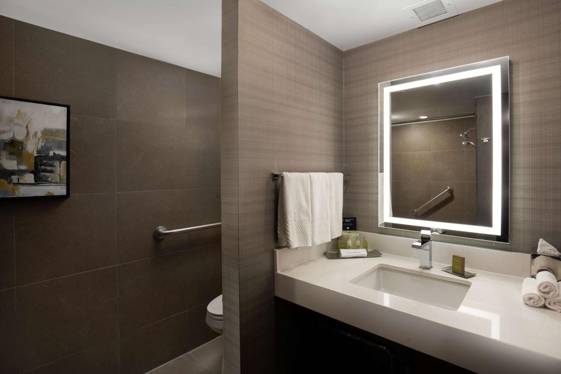 DoubleTree by Hilton Monrovia - Pasadena Area photo 23