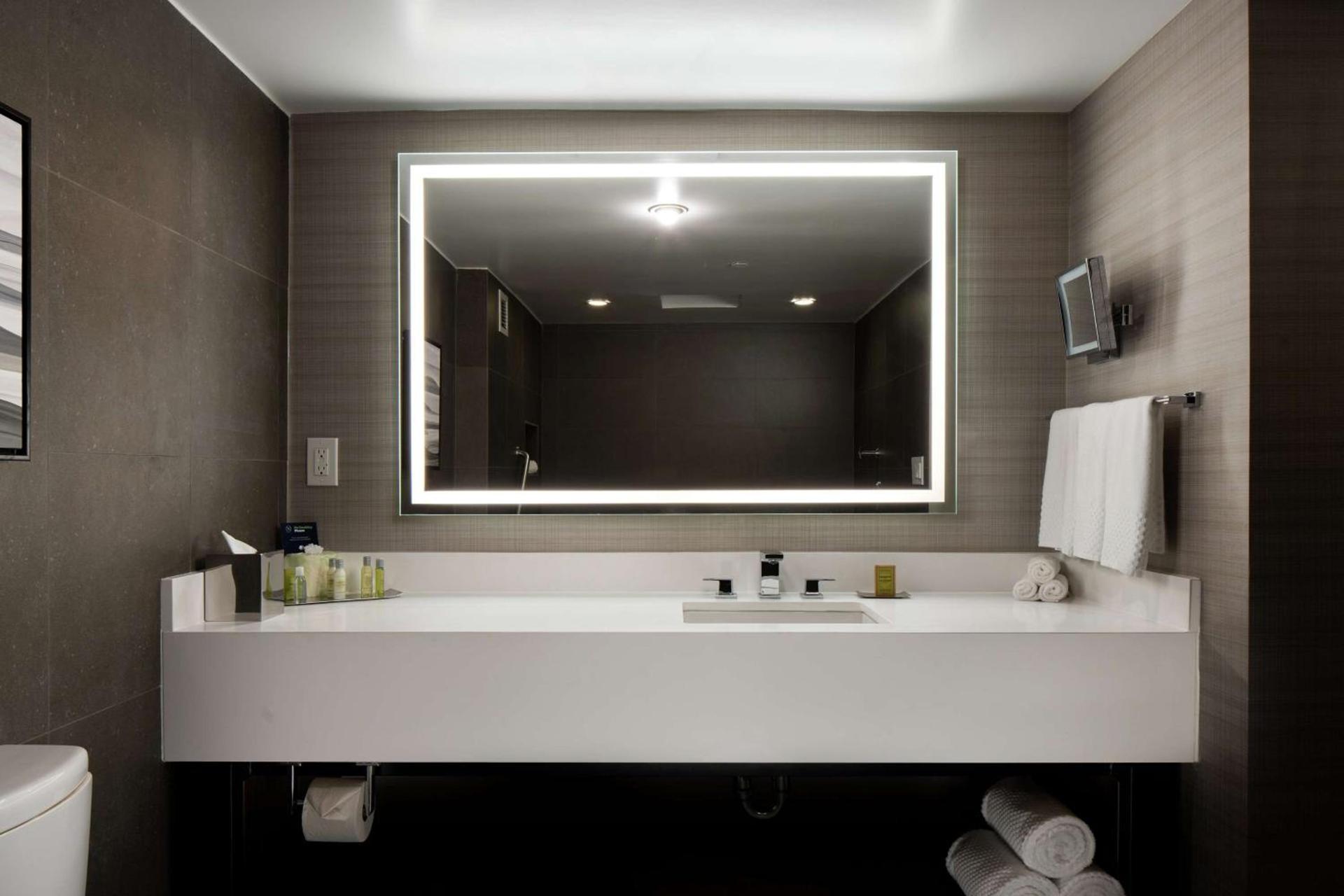 DoubleTree by Hilton Monrovia - Pasadena Area photo 25