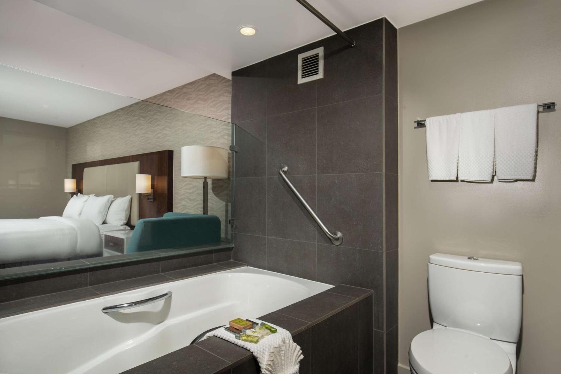 DoubleTree by Hilton Monrovia - Pasadena Area photo 26