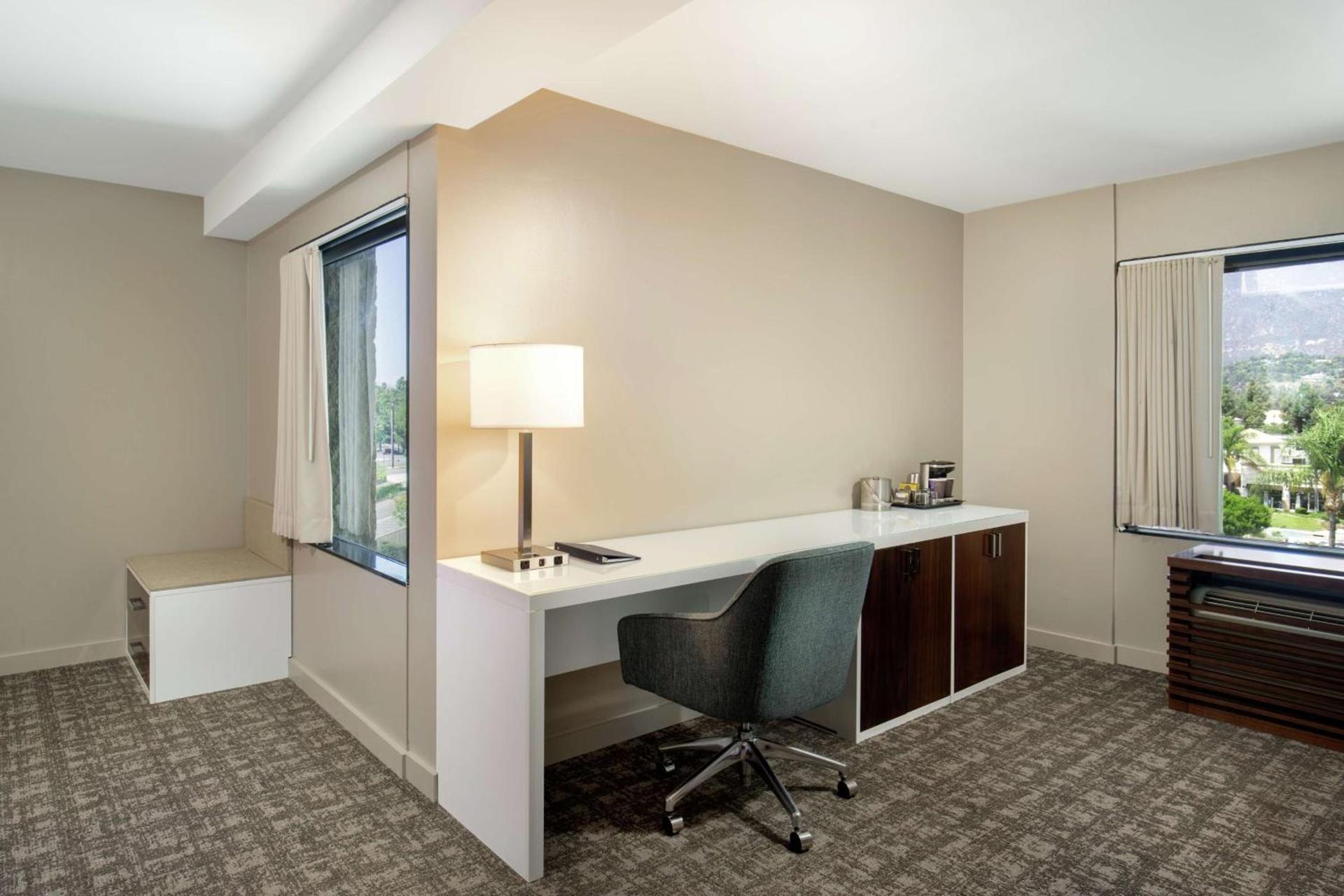 DoubleTree by Hilton Monrovia - Pasadena Area photo 27