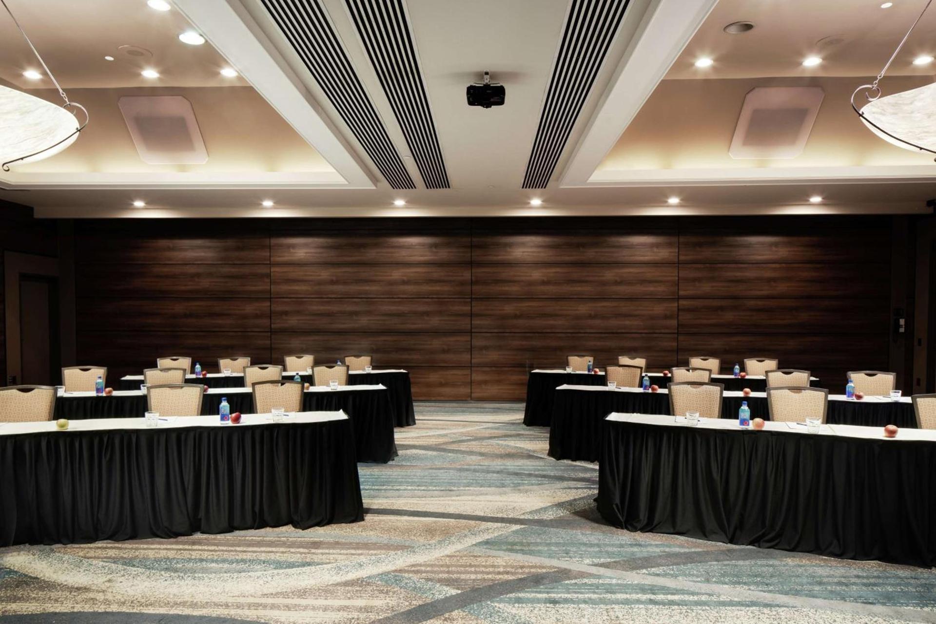 DoubleTree by Hilton Monrovia - Pasadena Area photo 30