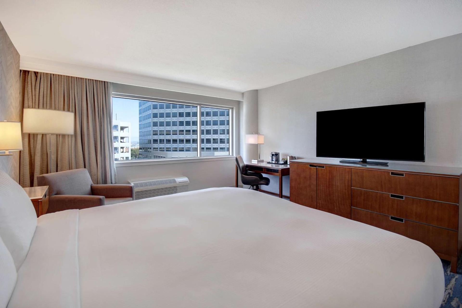 DoubleTree by Hilton LAX - El Segundo photo 21