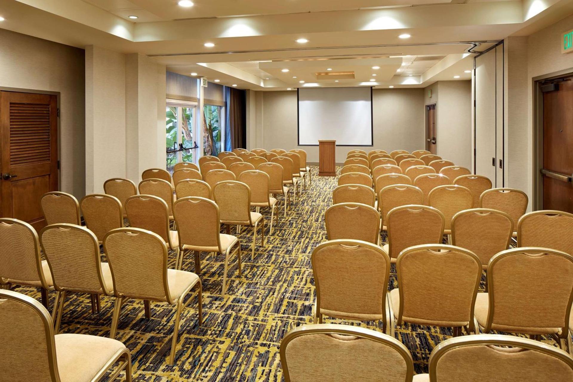 DoubleTree by Hilton LAX - El Segundo photo 9