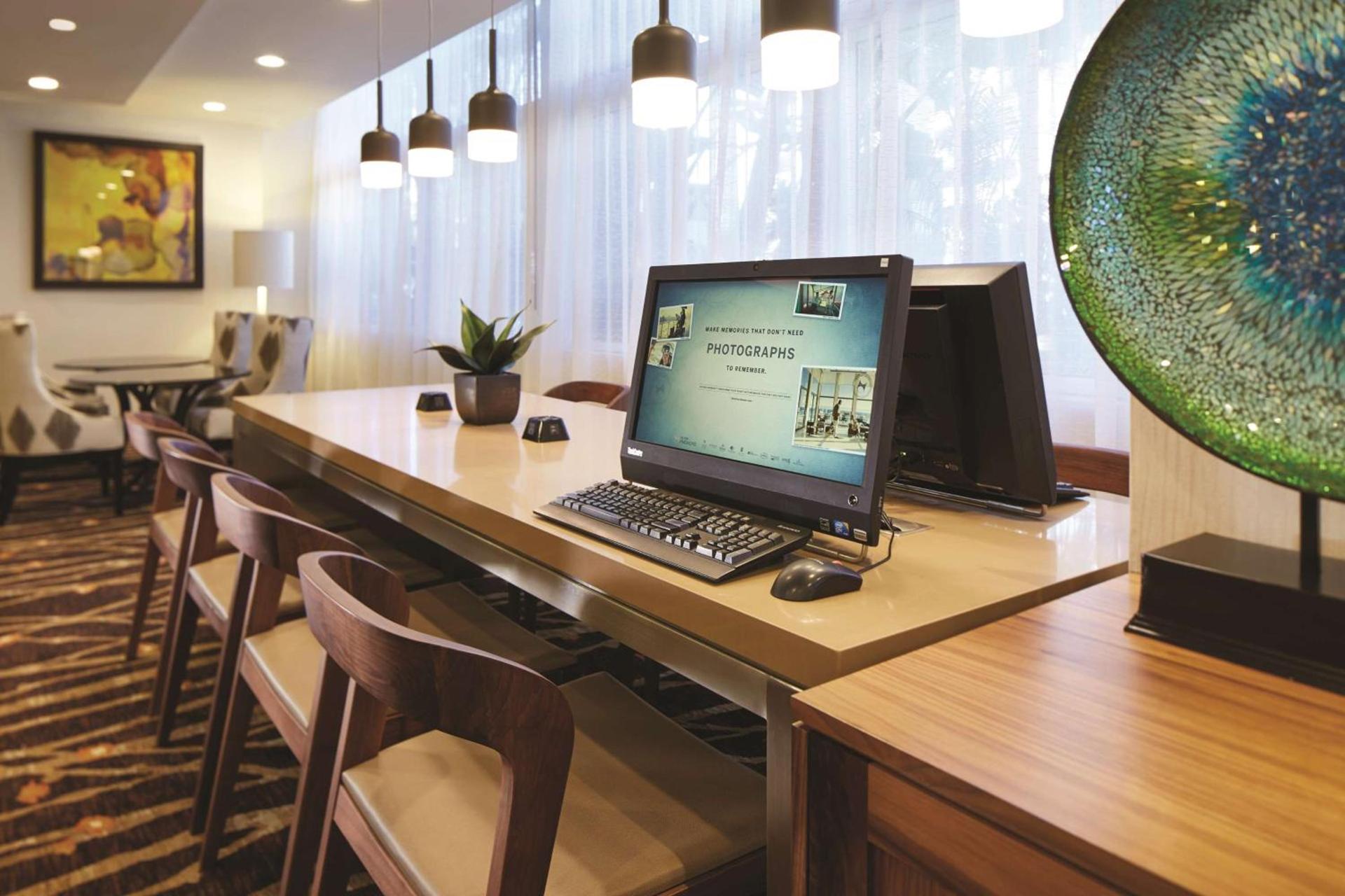 DoubleTree by Hilton LAX - El Segundo photo 7