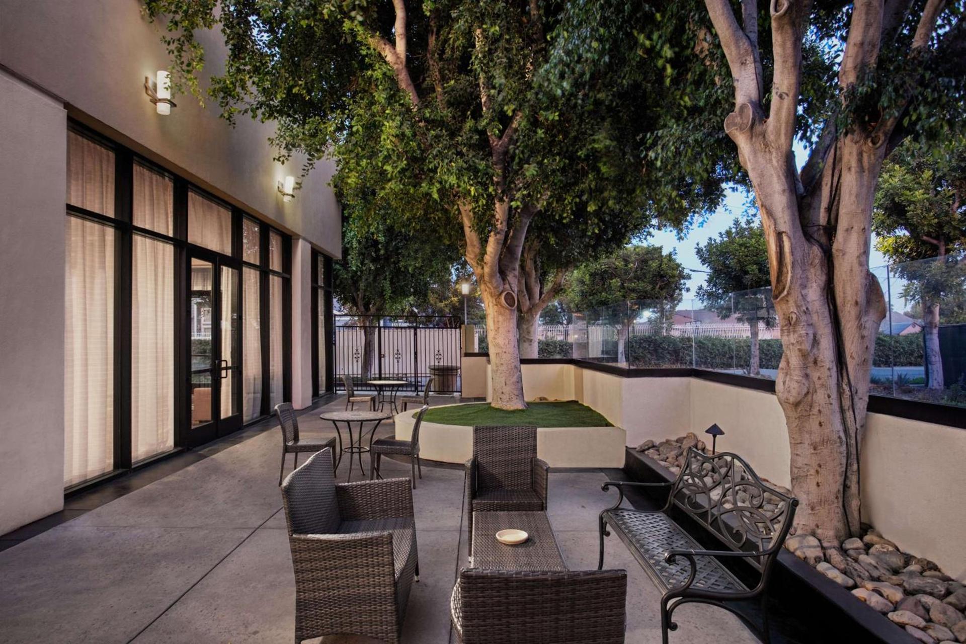 DoubleTree by Hilton Los Angeles Norwalk photo 3