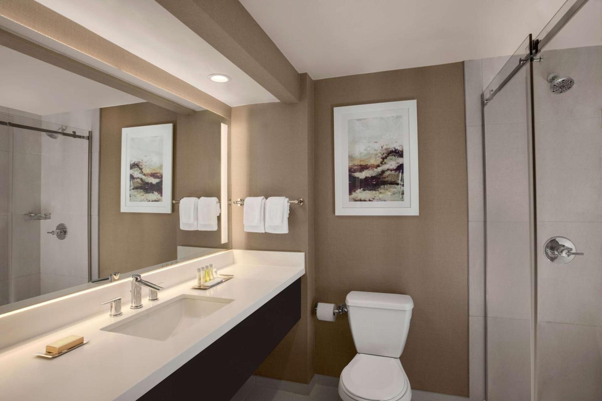 DoubleTree by Hilton Los Angeles Norwalk photo 52