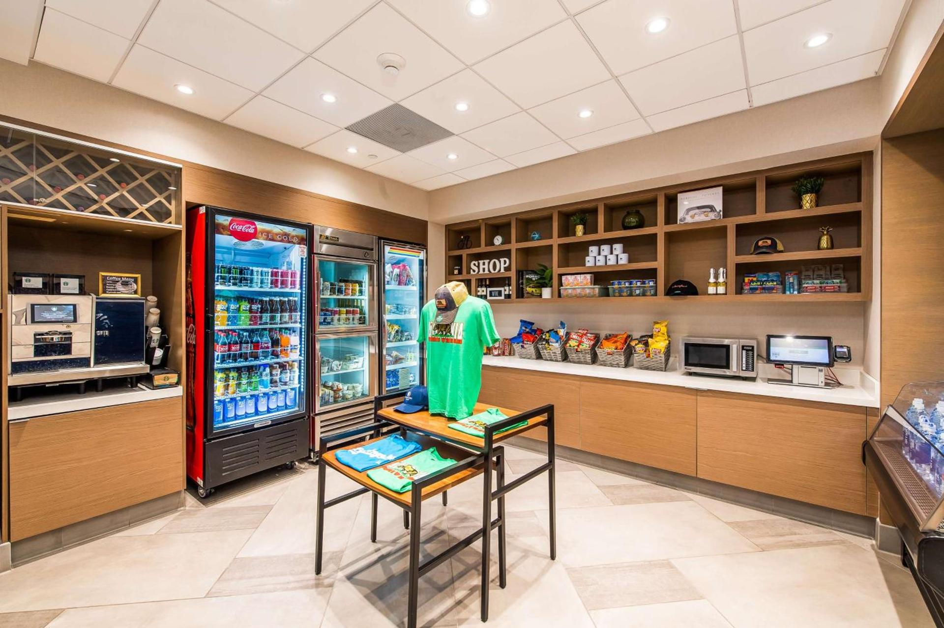 DoubleTree by Hilton Carson photo 25