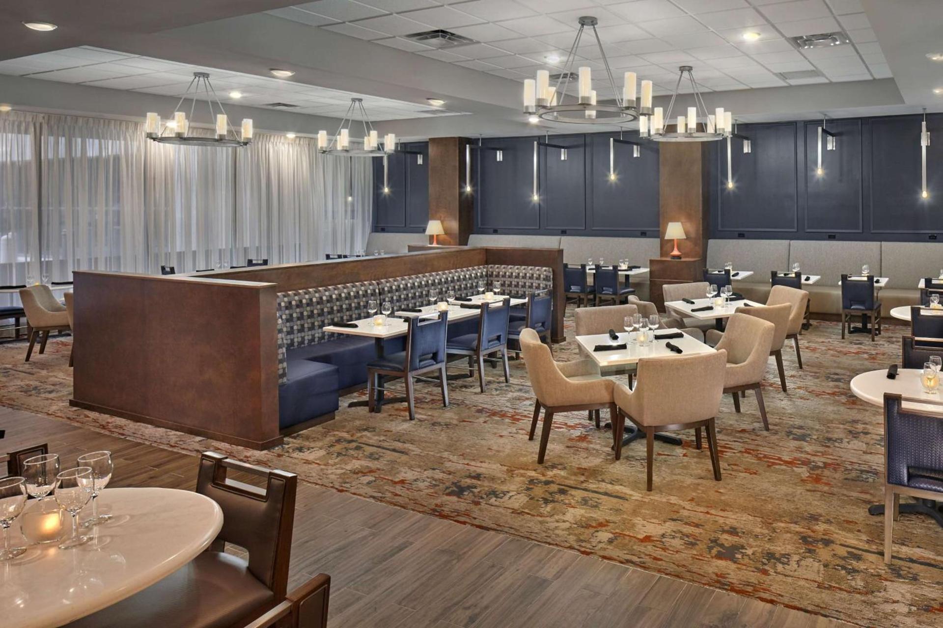 DoubleTree by Hilton Little Rock photo 7