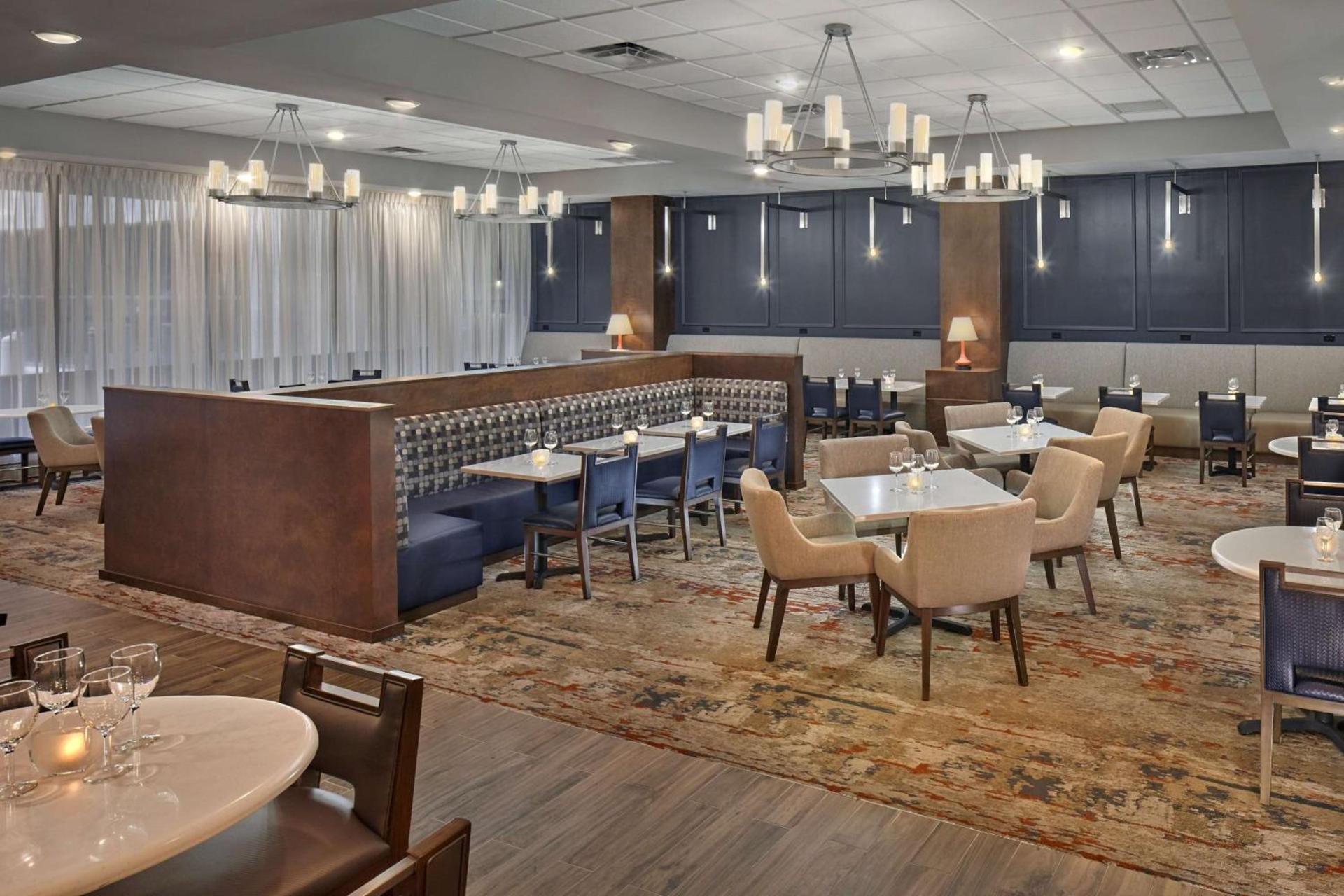 DoubleTree by Hilton Little Rock photo 9