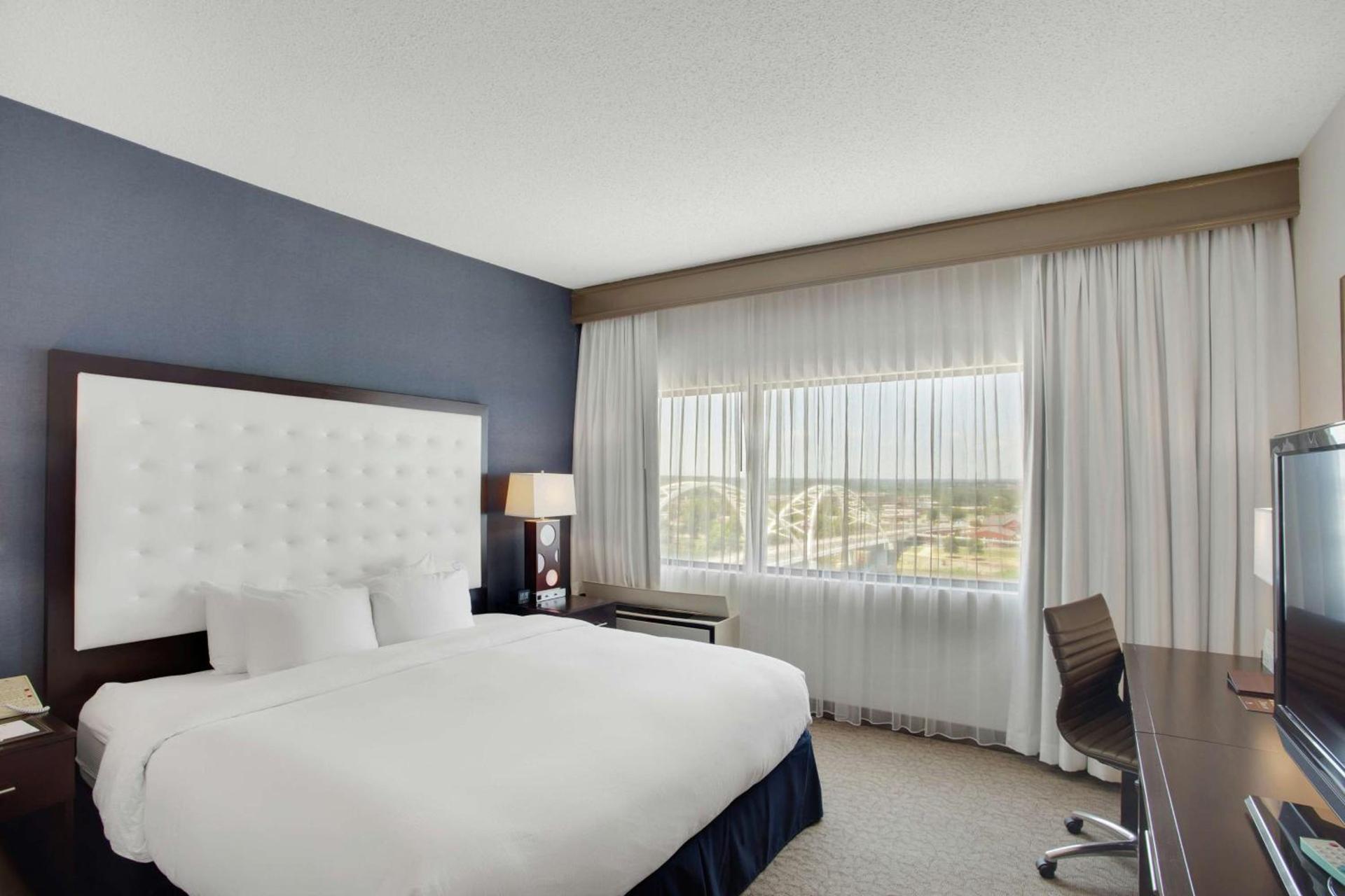 DoubleTree by Hilton Little Rock photo 18