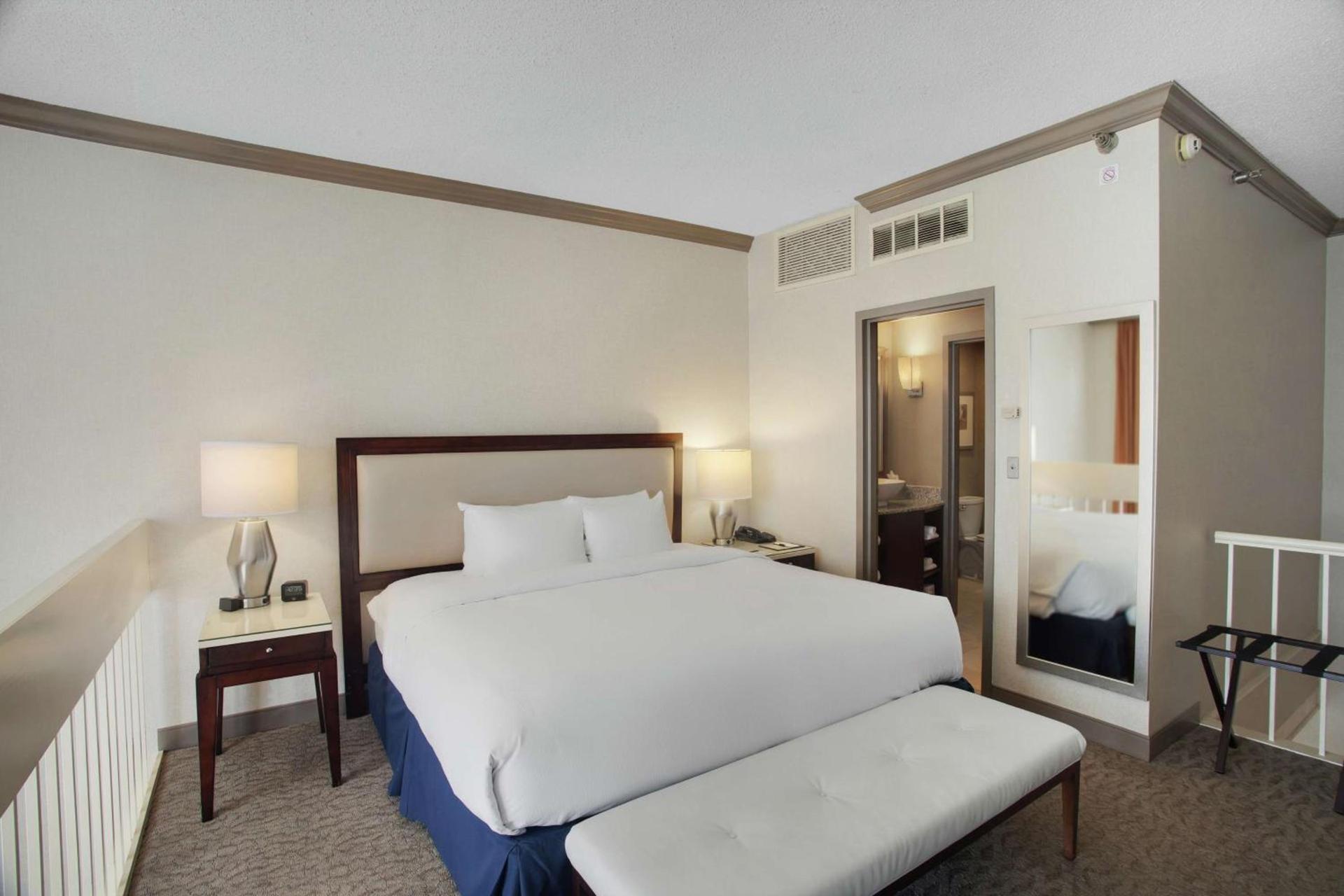 DoubleTree by Hilton Little Rock photo 17