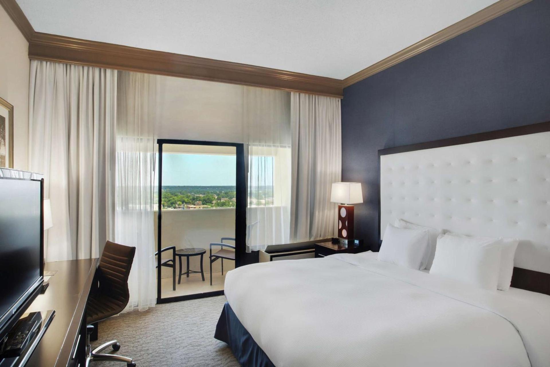 DoubleTree by Hilton Little Rock photo 21