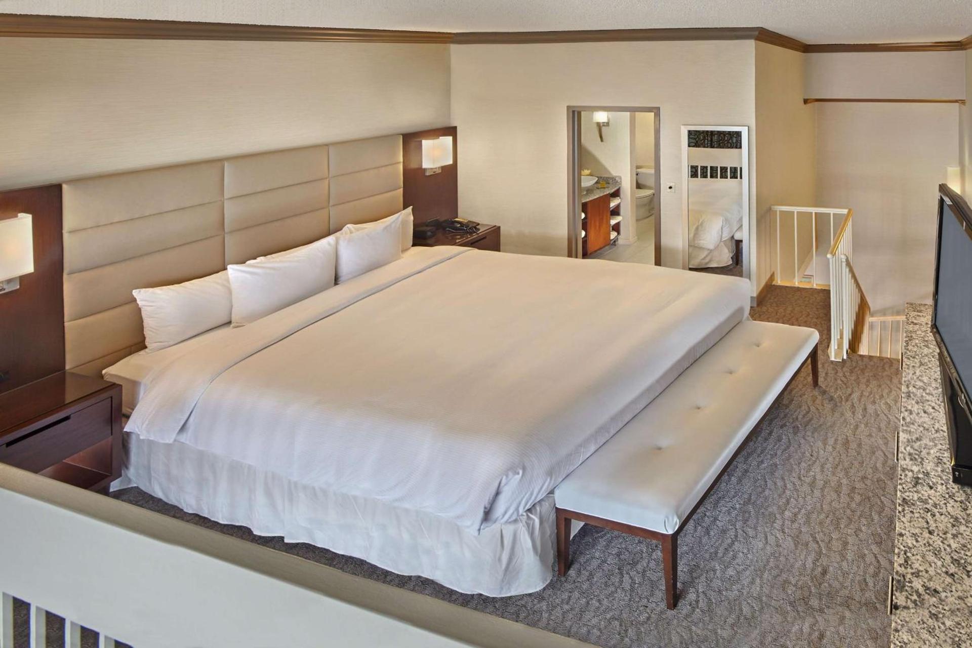 DoubleTree by Hilton Little Rock photo 33