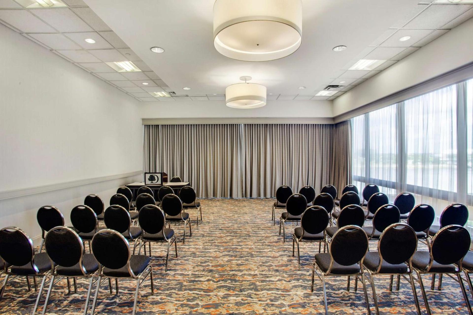 DoubleTree by Hilton Little Rock photo 37