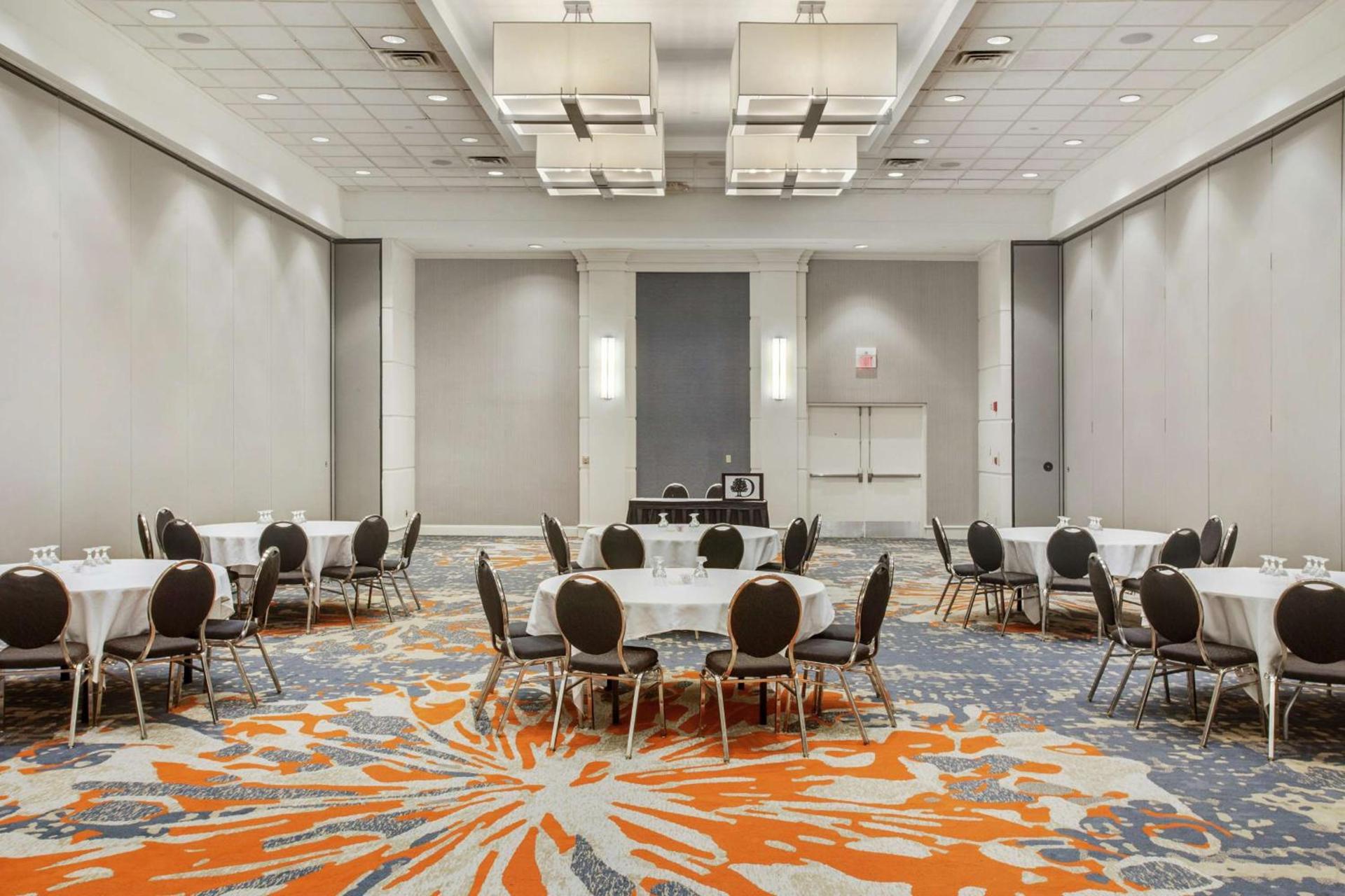 DoubleTree by Hilton Little Rock photo 42