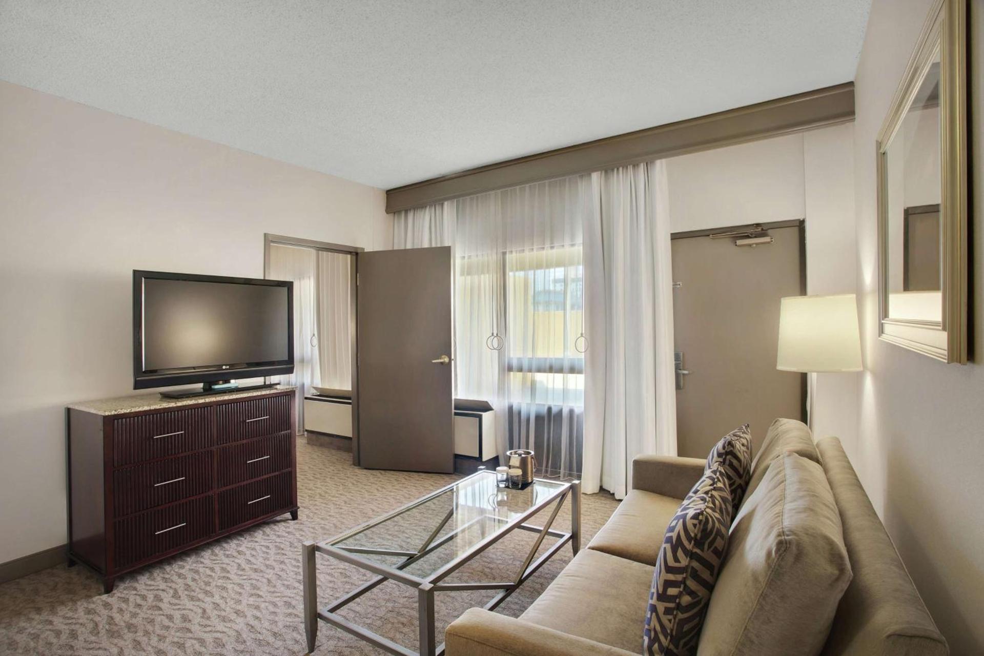 DoubleTree by Hilton Little Rock photo 53