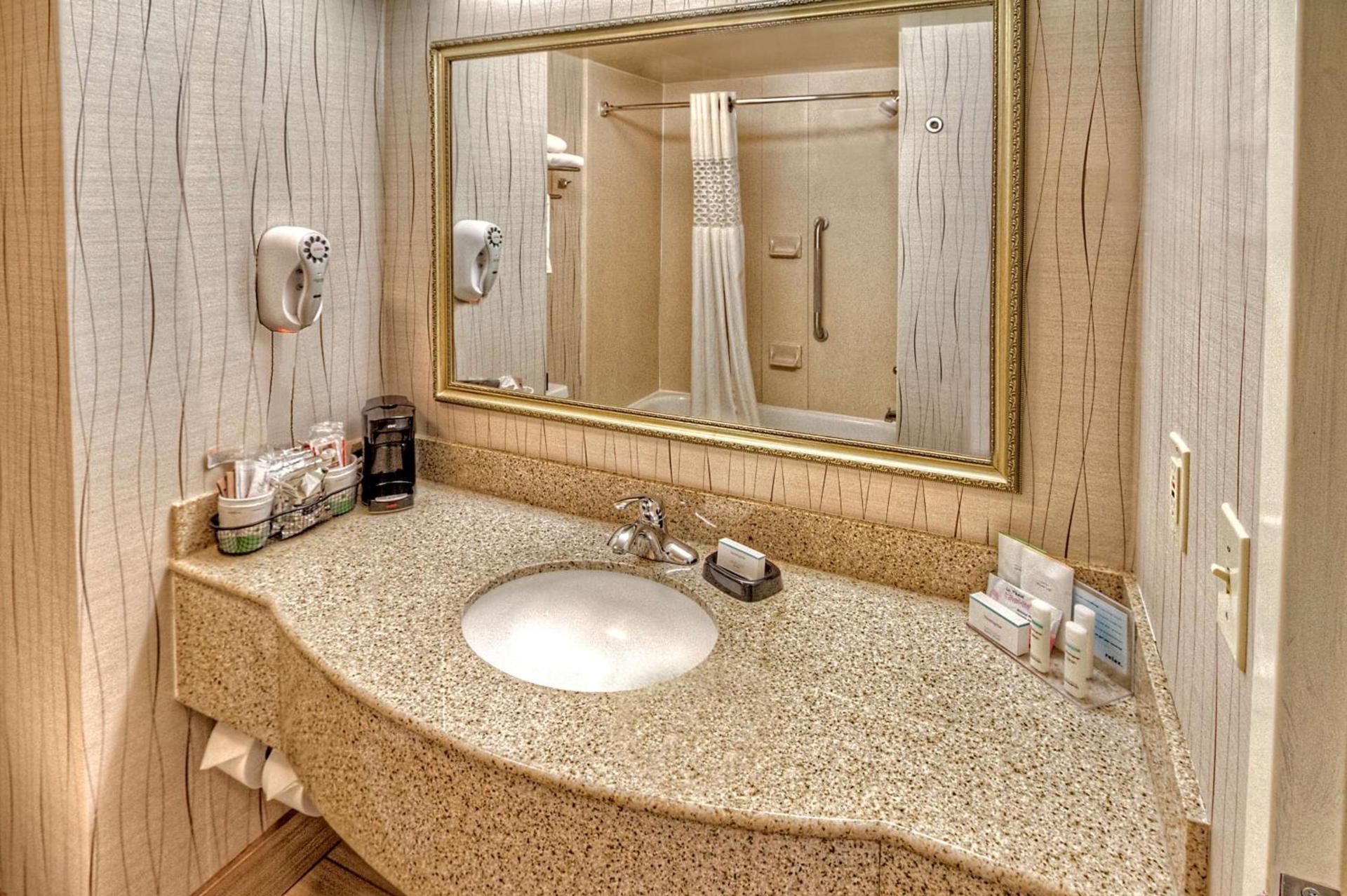 Baymont by Wyndham Midland TX photo 26