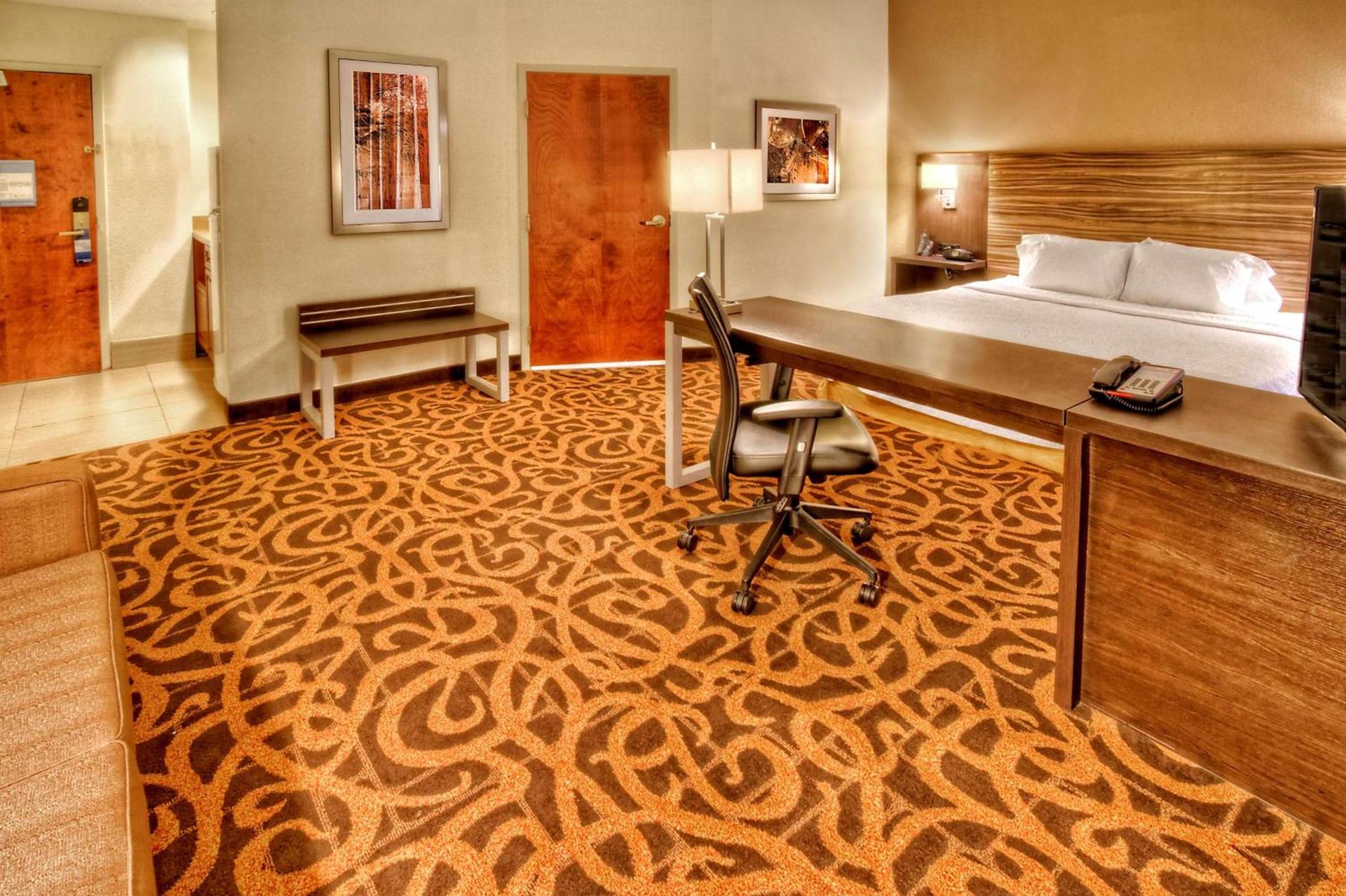 Baymont by Wyndham Midland TX photo 14