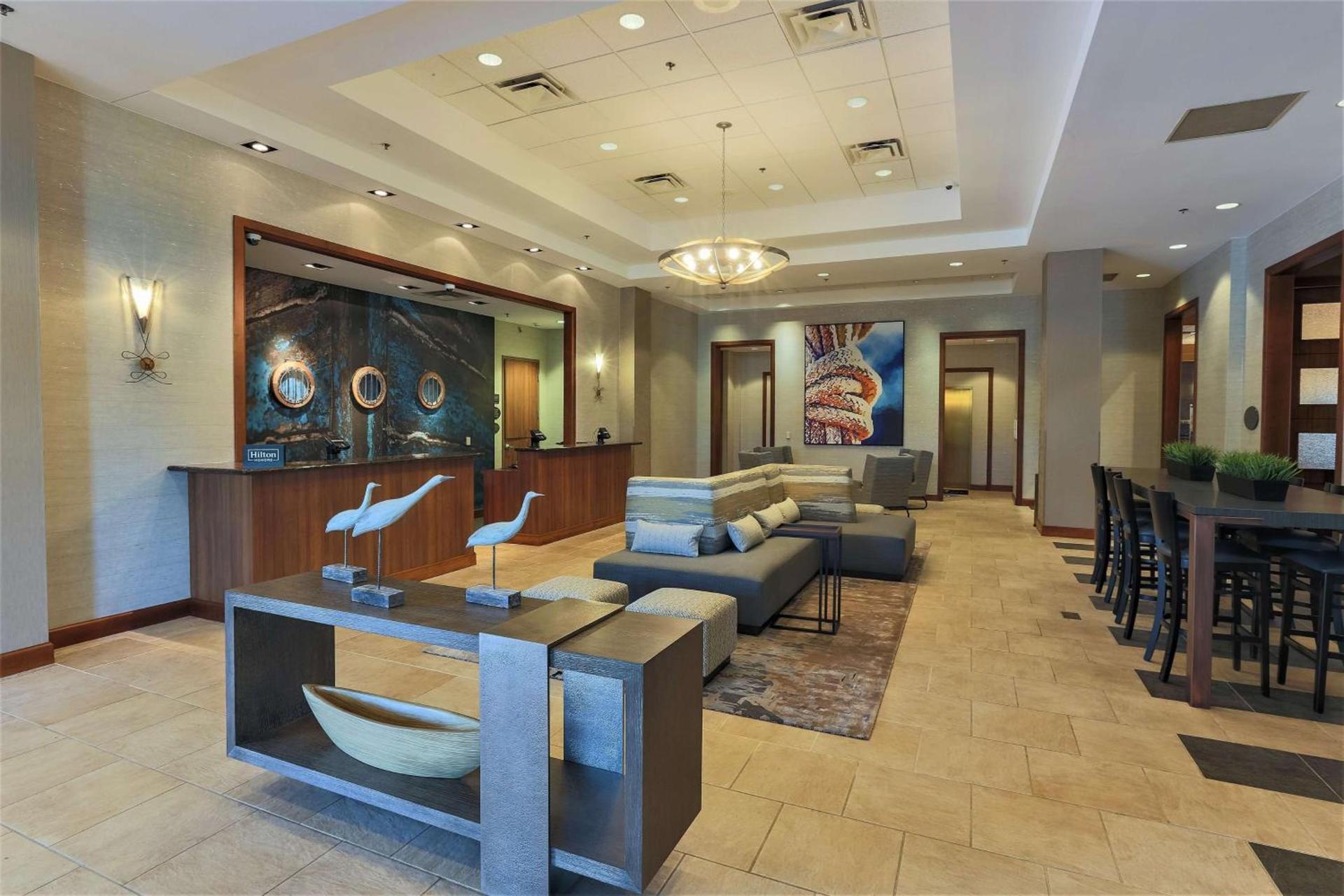 DoubleTree by Hilton Bay City - Riverfront photo 6