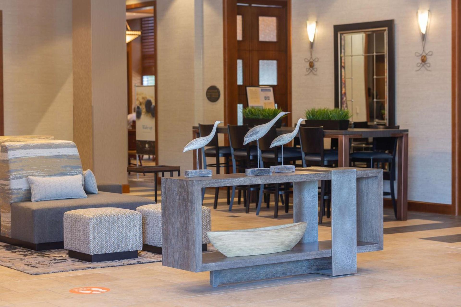 DoubleTree by Hilton Bay City - Riverfront photo 8