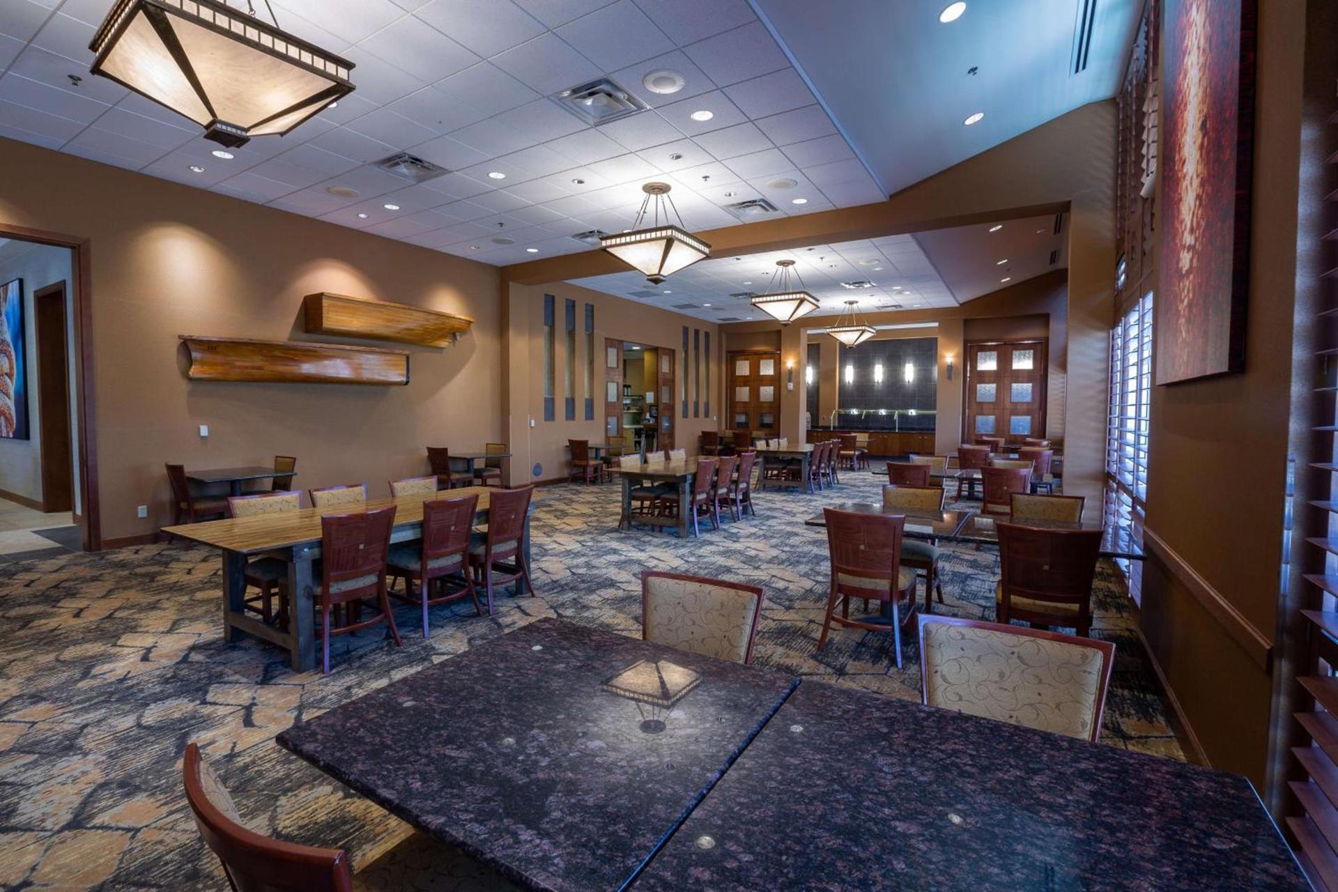 DoubleTree by Hilton Bay City - Riverfront photo 16